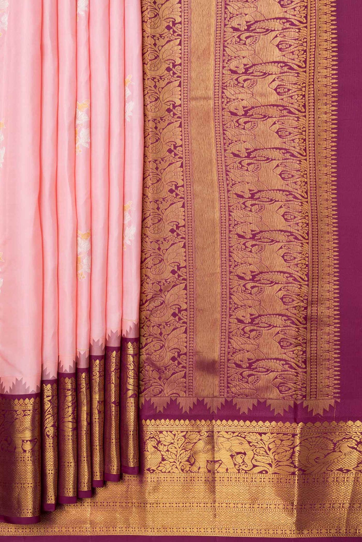 Pleats and pallu of Pink Dual Tone Kanchipuram Saree with Zari Butta on the body and Zari Border