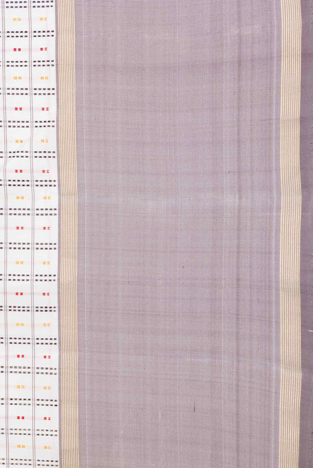 Border image of Off White Dual Tone Kanchipuram Saree with Checked design on the body and Zari Border