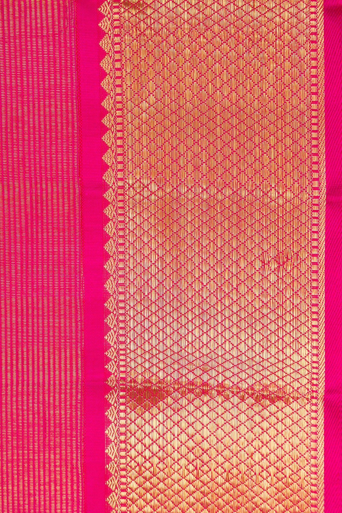 Border image of Pure Silk Pure Zari Pink Dual Tone Kanjivaram Saree with Zari Brocade on the body and Zari Border. 