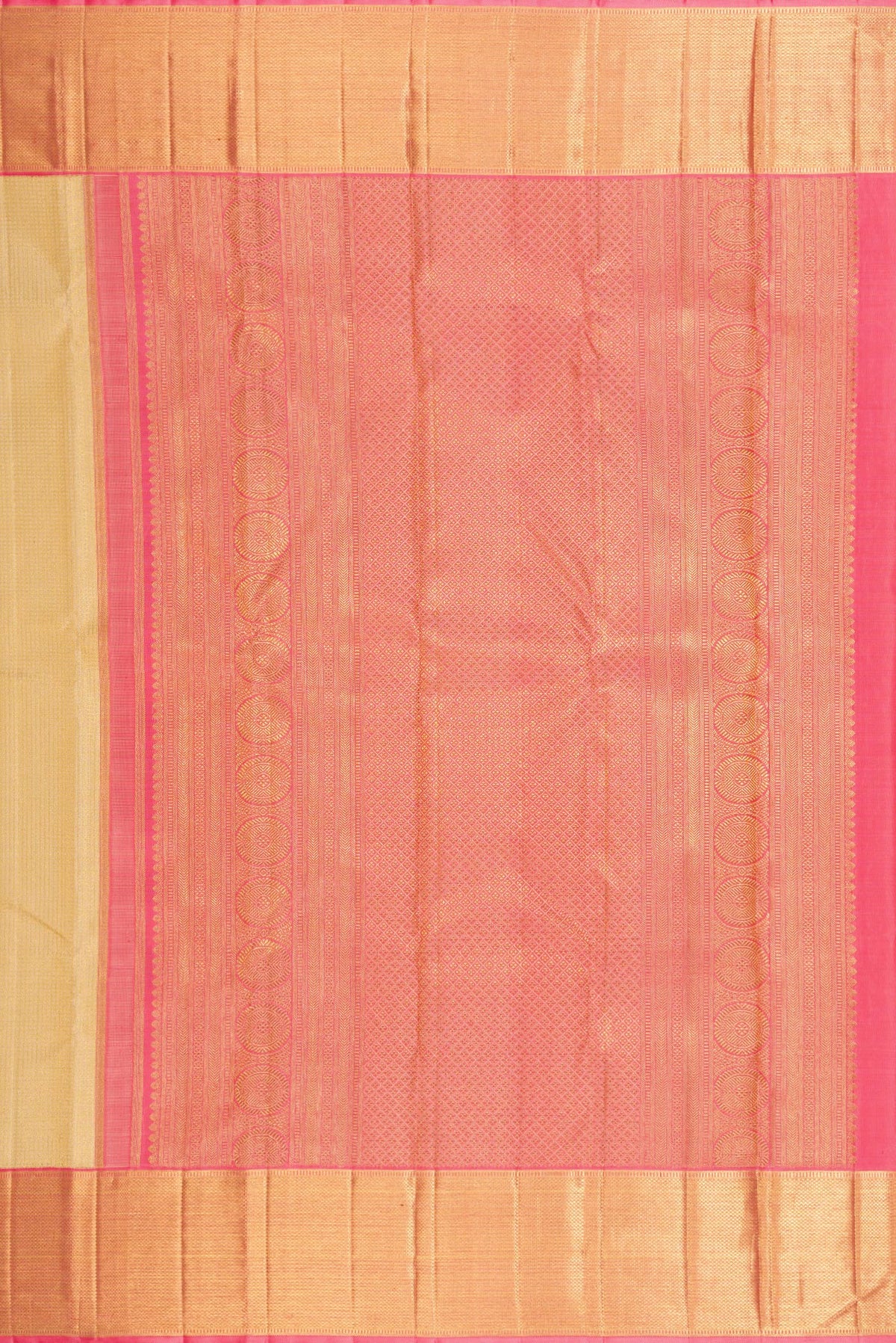 Close up image of the pallu of Pure Silk Pure Zari Gold Dual Tone Kanjivaram Saree with Zari Brocade on the body and Zari Border. 