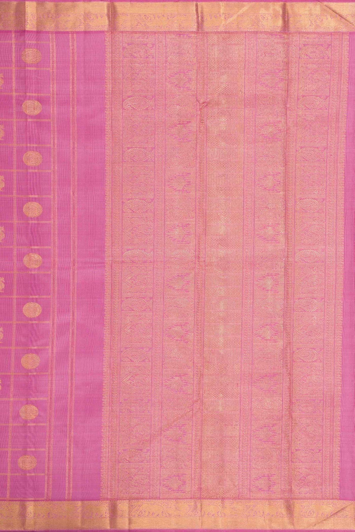 Close up image of the pallu of Pure Silk Pure Zari Rose pink Dual Tone Kanchipuram Saree with Checked design on the body and Zari Border