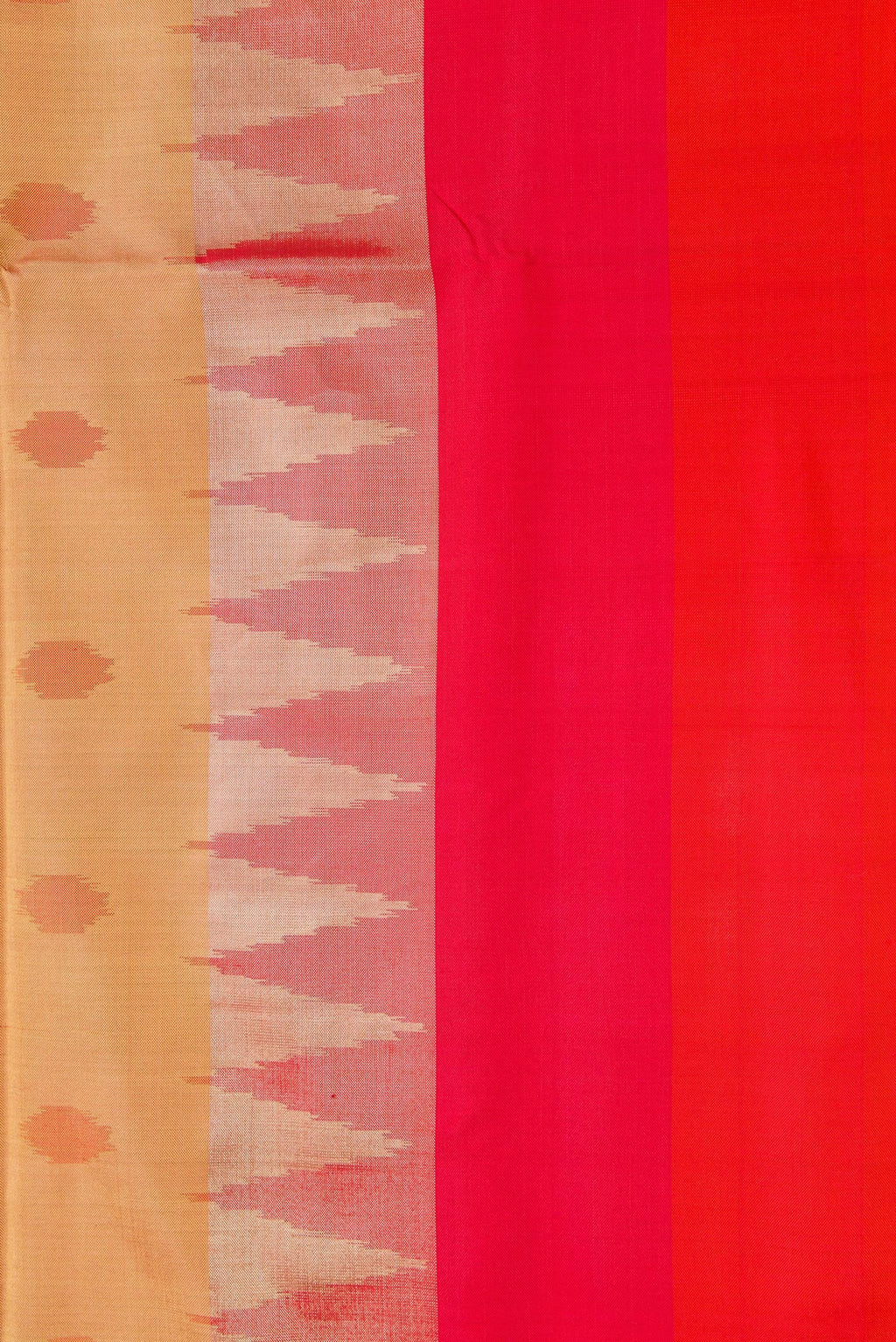 Border image of Gold Dual Tone Double Ikat Saree with Ikat Print on the body and Zari Border. 