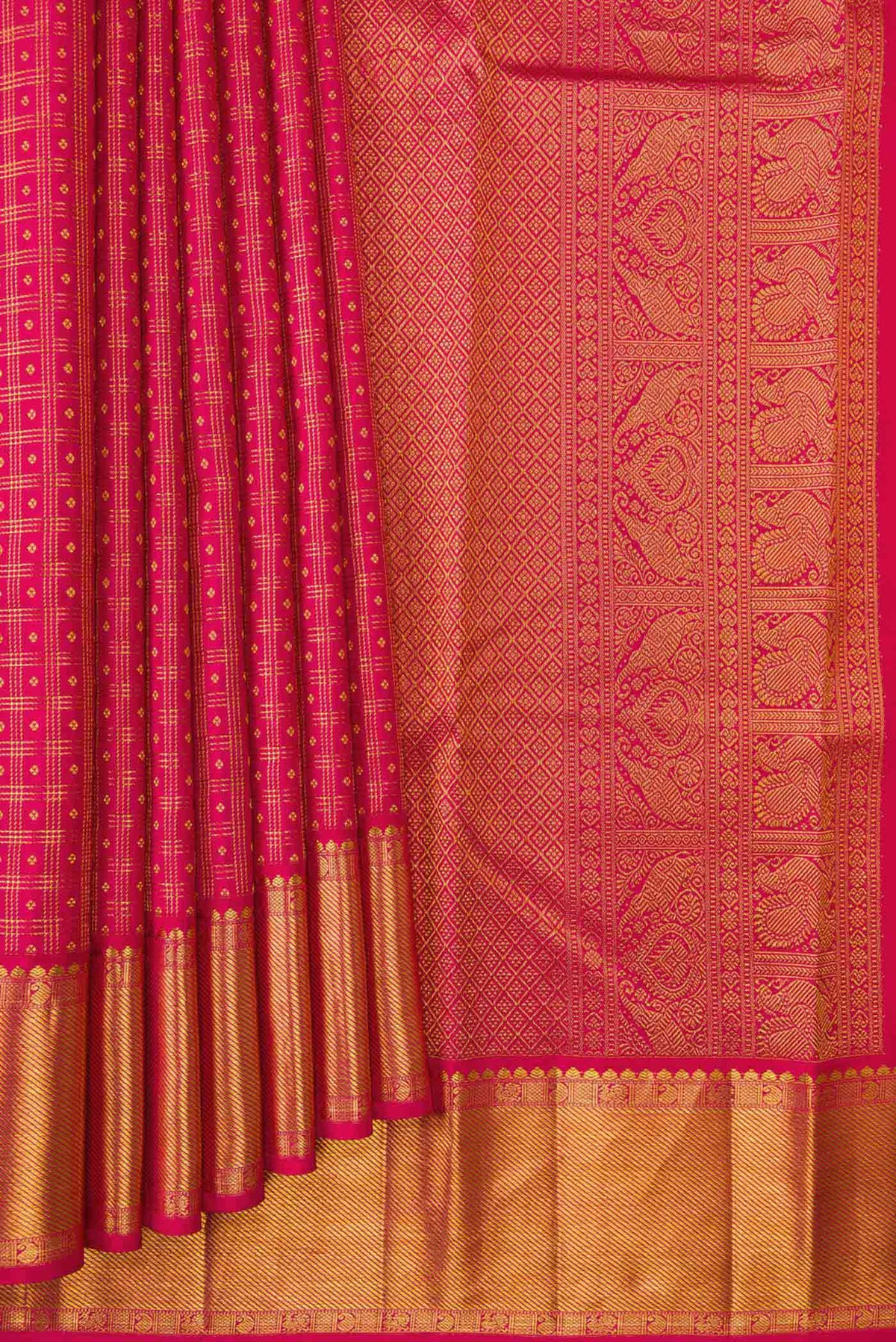 Pleats and pallu of Dark Pink Dual Tone Kanjivaram Silk Saree with Zari Brocade on the body and Zari Border. 