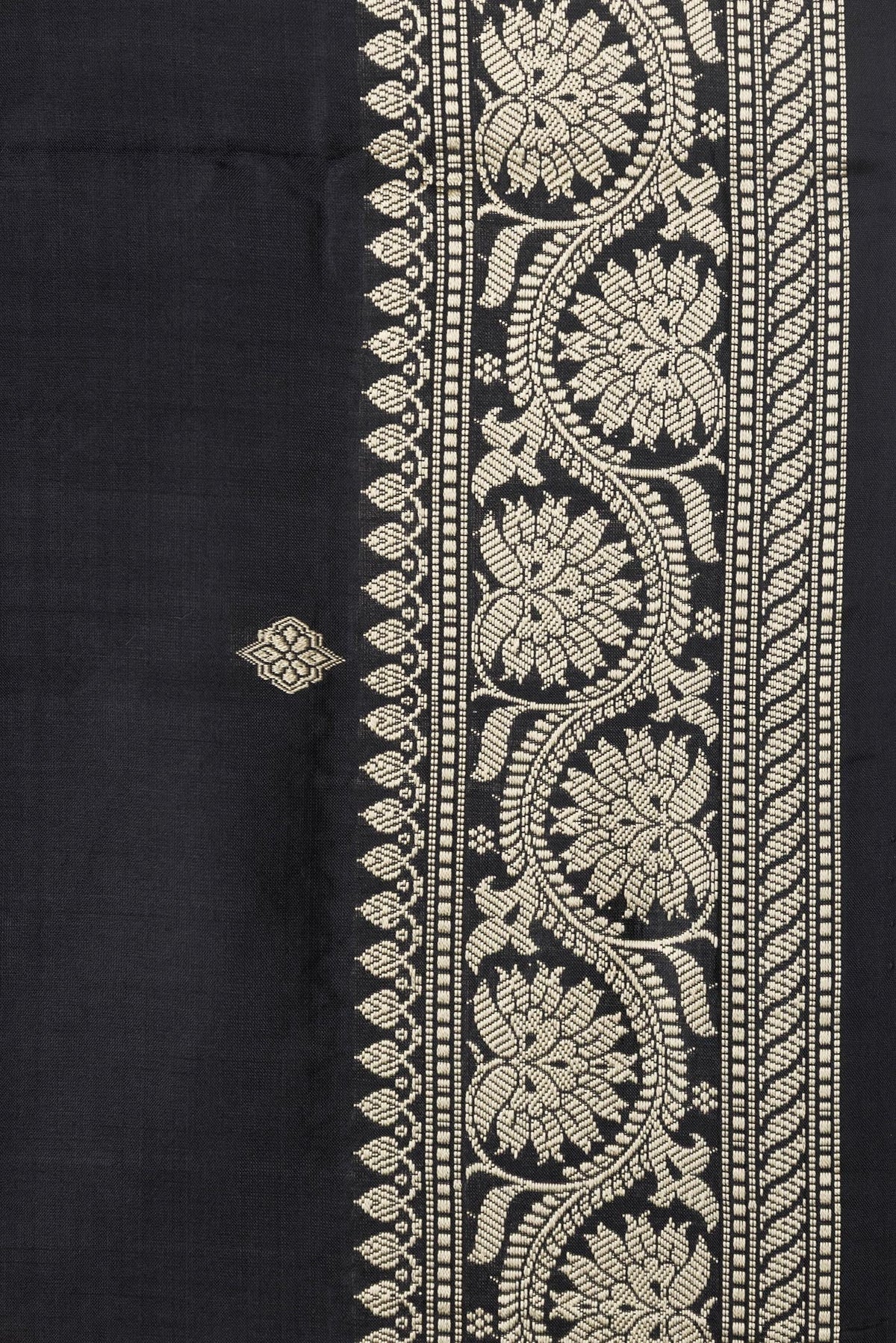 Border image of Black Dual Tone Banarasi Silk Saree with Thread Butta on the body and Thread Border. 