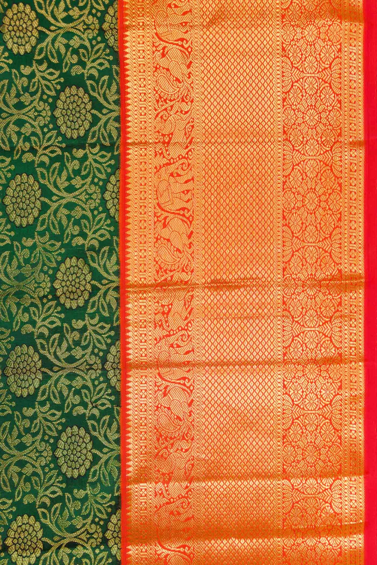 Border image of Bottle Green Dual Tone Kanchipuram Silk Saree with Zari Brocade on the body and Zari Border. 