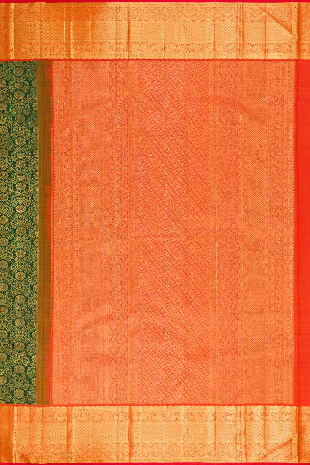 Close up image of the pallu of Bottle Green Dual Tone Kanchipuram Silk Saree with Zari Brocade on the body and Zari Border. 