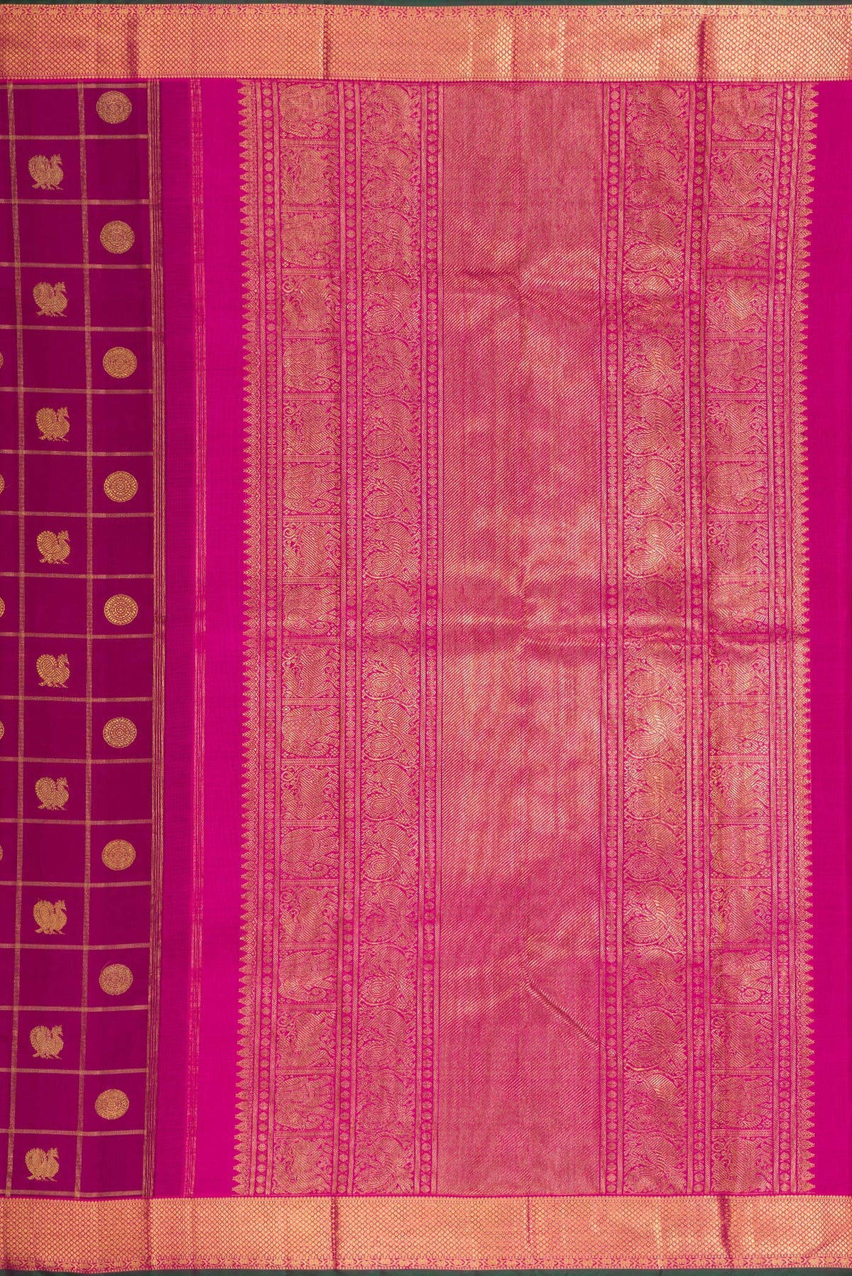 Close up image of the pallu of Pure Silk Pure Zari Magenta Dual Tone Kanjivaram Saree with Checked design on the body and Zari Border. 