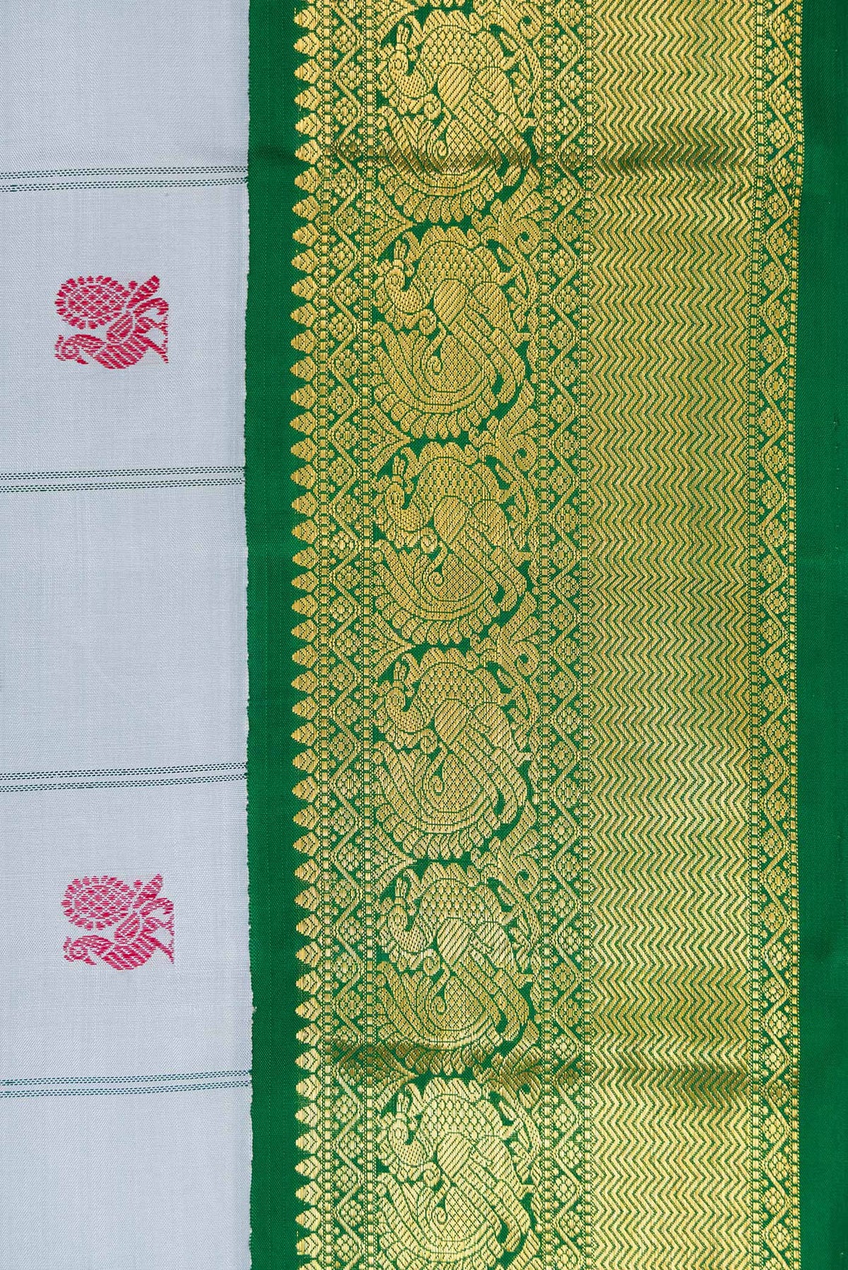 Border image of Pure Silk Pure Zari Grey Dual Tone Kanchipuram Saree with Thread Butta on the body and Ganga Jamuna Border. 