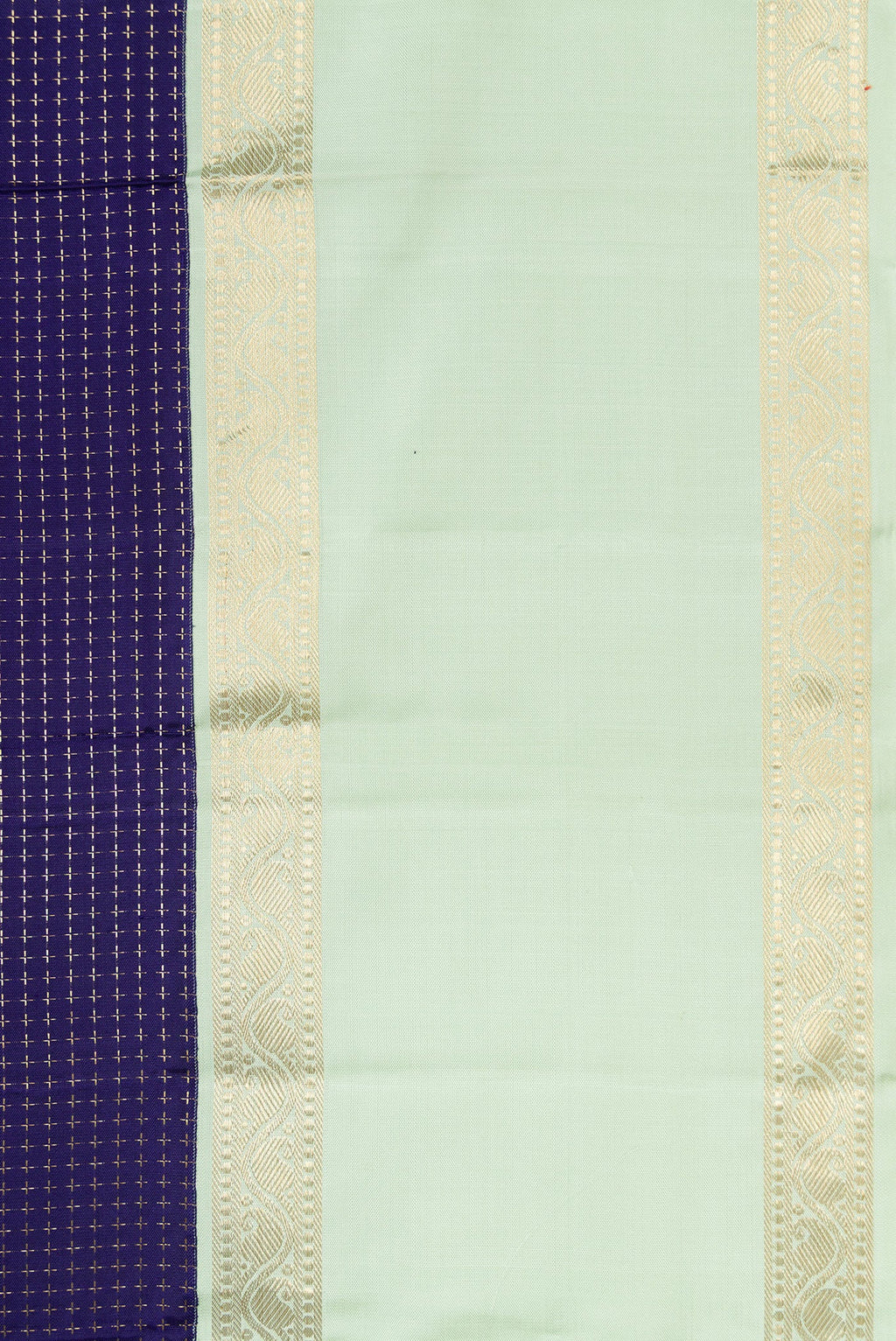 Border image of Navy Blue Dual Tone Kanjivaram Silk Saree with Checked design on the body and Zari Border. 