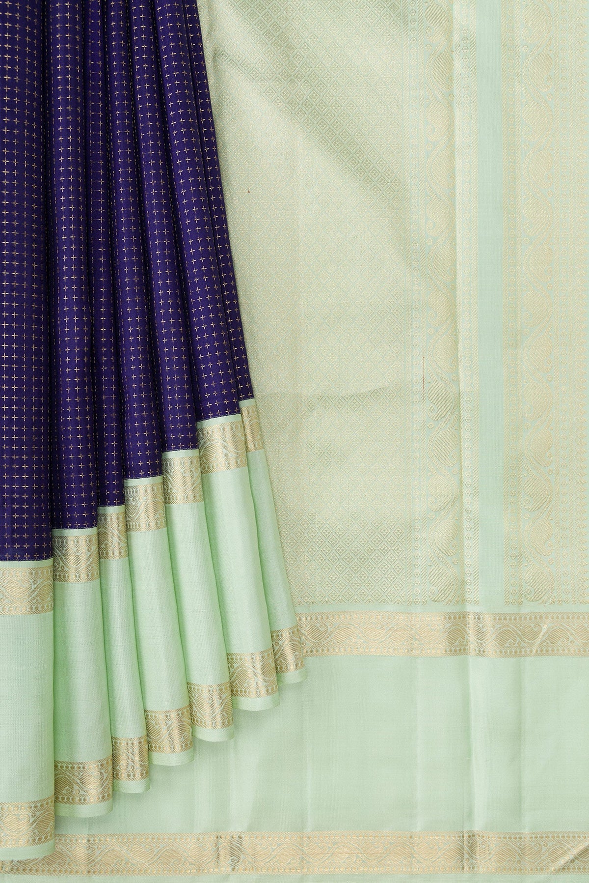 Pleats and pallu of Navy Blue Dual Tone Kanjivaram Silk Saree with Checked design on the body and Zari Border. 