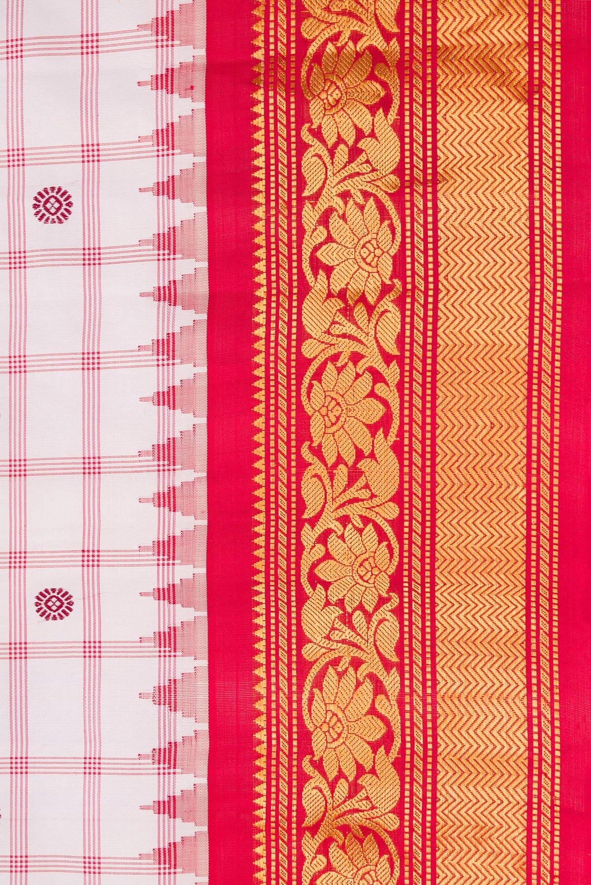 Border image of Off White Dual Tone Gadwal Silk Saree with Checked design on the body and Zari Border. 