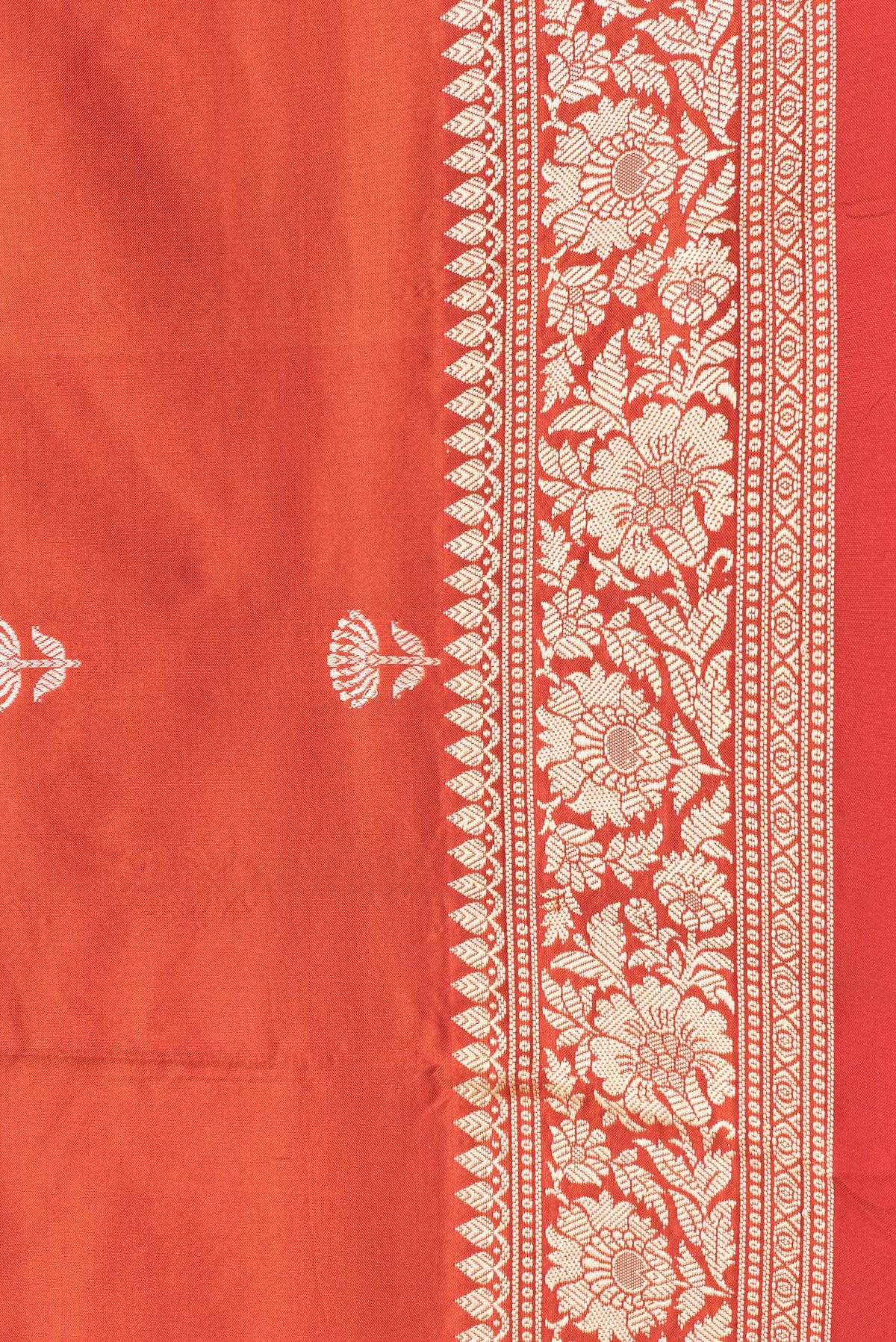 Border image of Red Dual Tone Banarasi Silk Saree with Thread Butta on the body and Thread Border. 