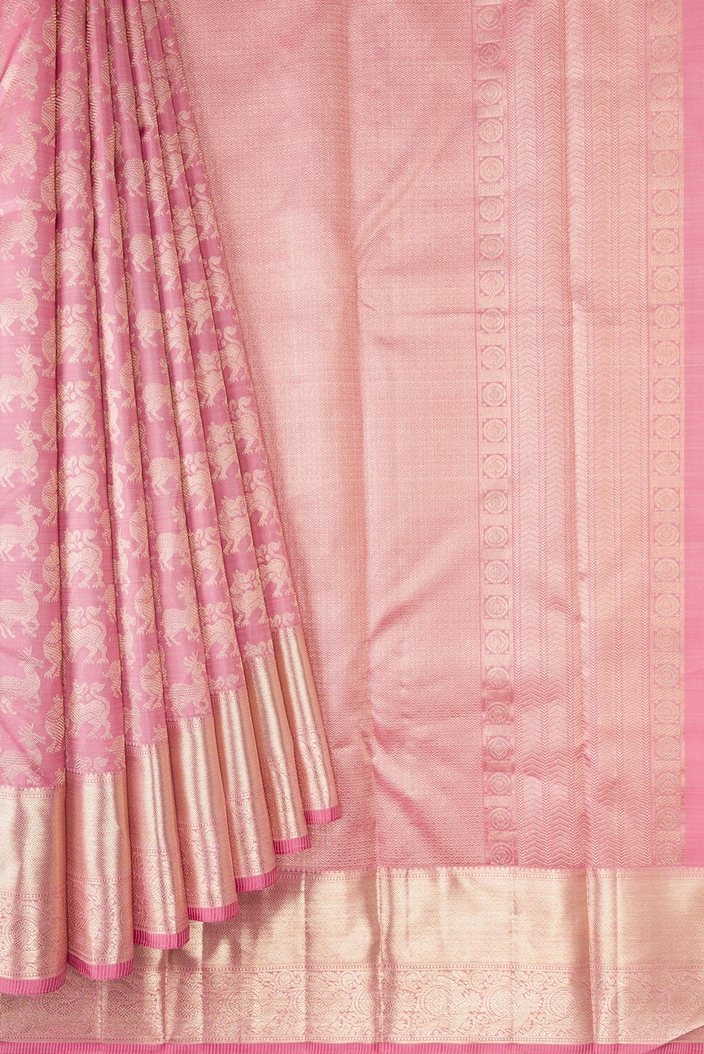 Pleats and pallu of Rose pink Kanchipuram Silk Saree with Zari Brocade on the body and Zari Border. 