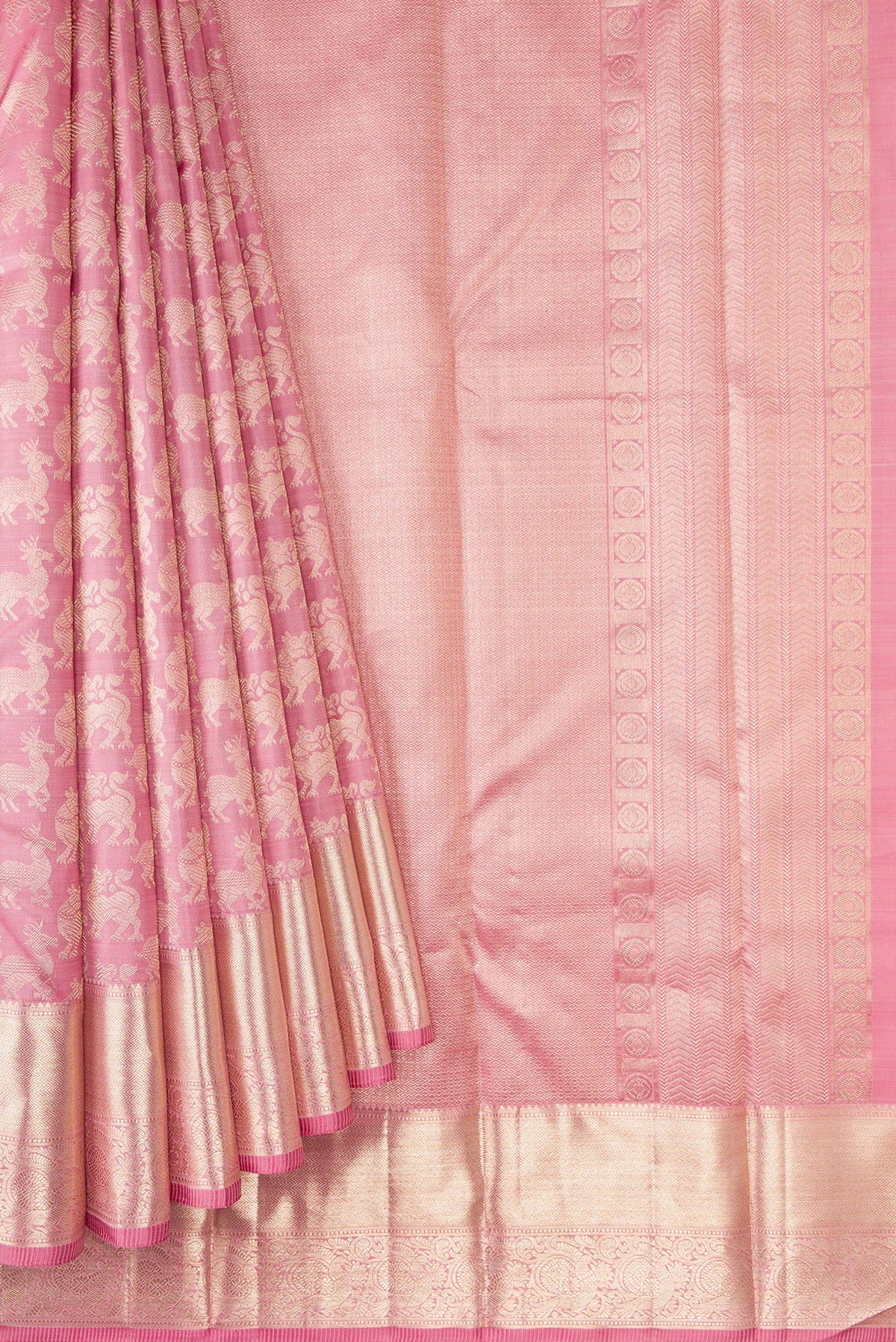 Pleats and pallu of Rose pink Kanchipuram Silk Saree with Zari Brocade on the body and Zari Border. 