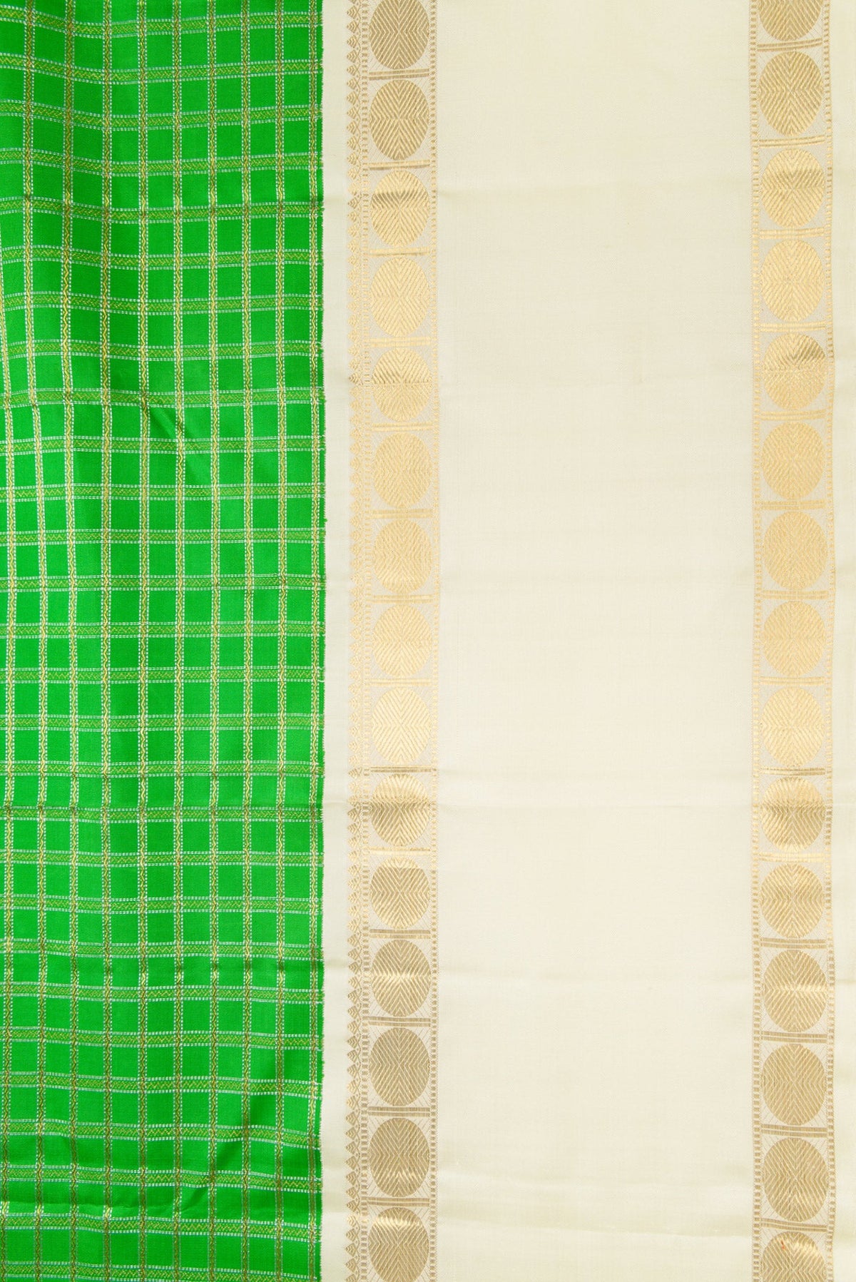 Border image of Pure Silk Pure Zari Parrot Green Dual Tone Kanjivaram Saree with Checked design on the body and Zari Border. 