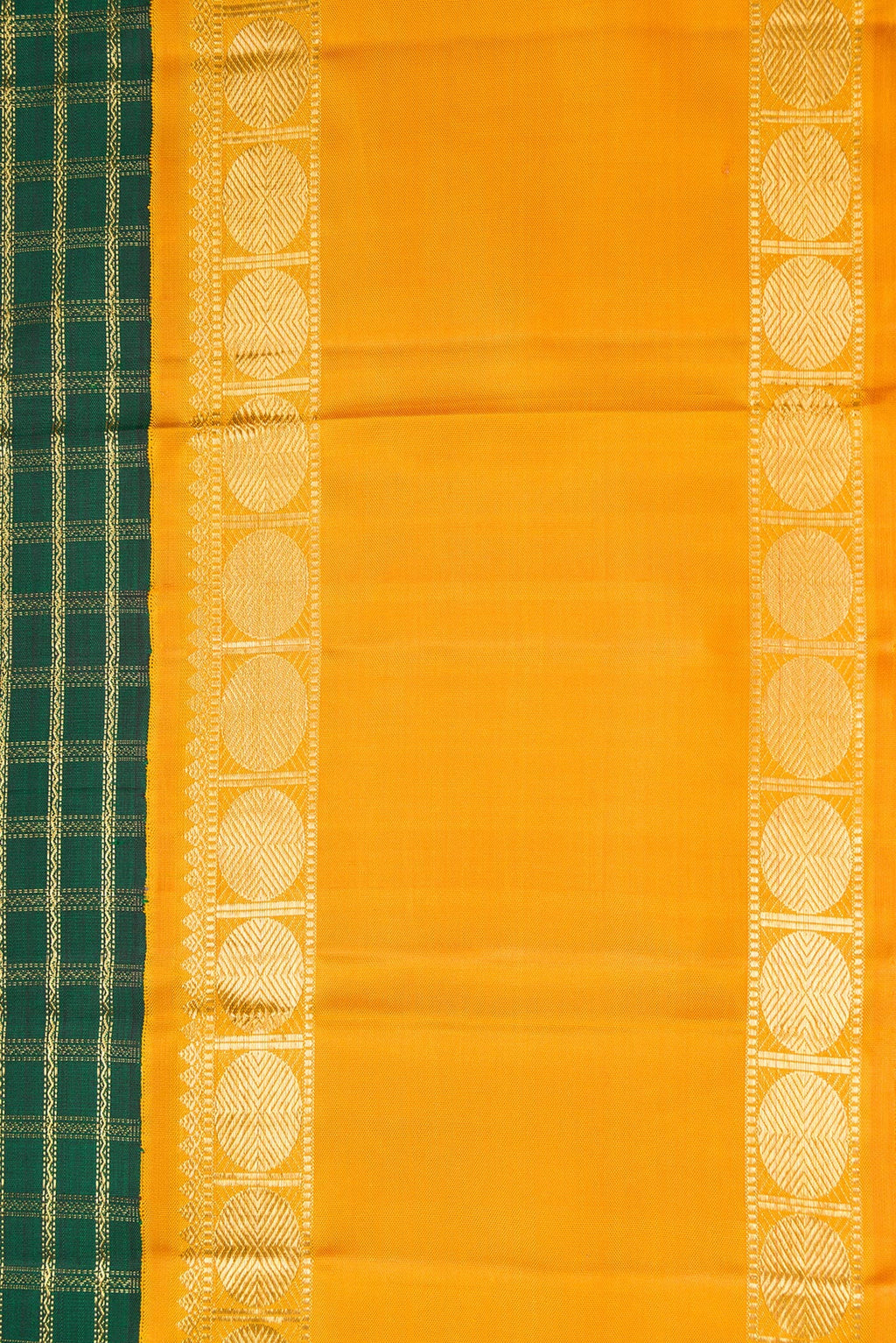 Border image of Pure Silk Pure Zari Bottle Green Dual Tone Kanjivaram Saree with Zari Brocade on the body and Zari Border. 