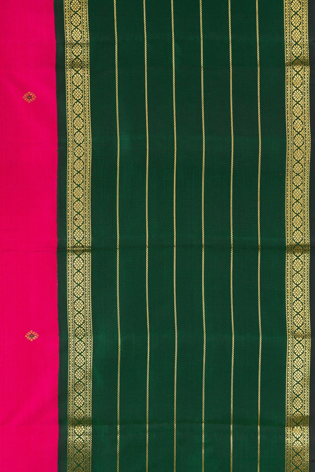 Border image of Dark Pink Dual Tone Kanchipuram Silk Saree with Zari Butta on the body and Zari Border. 