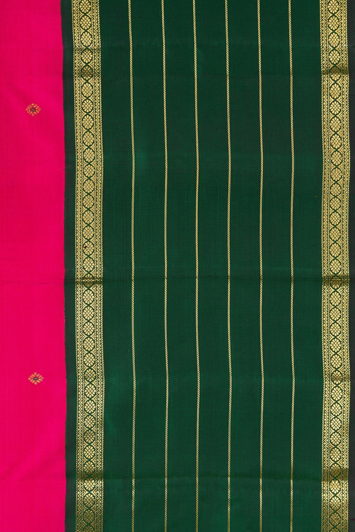 Border image of Dark Pink Dual Tone Kanchipuram Silk Saree with Zari Butta on the body and Zari Border. 