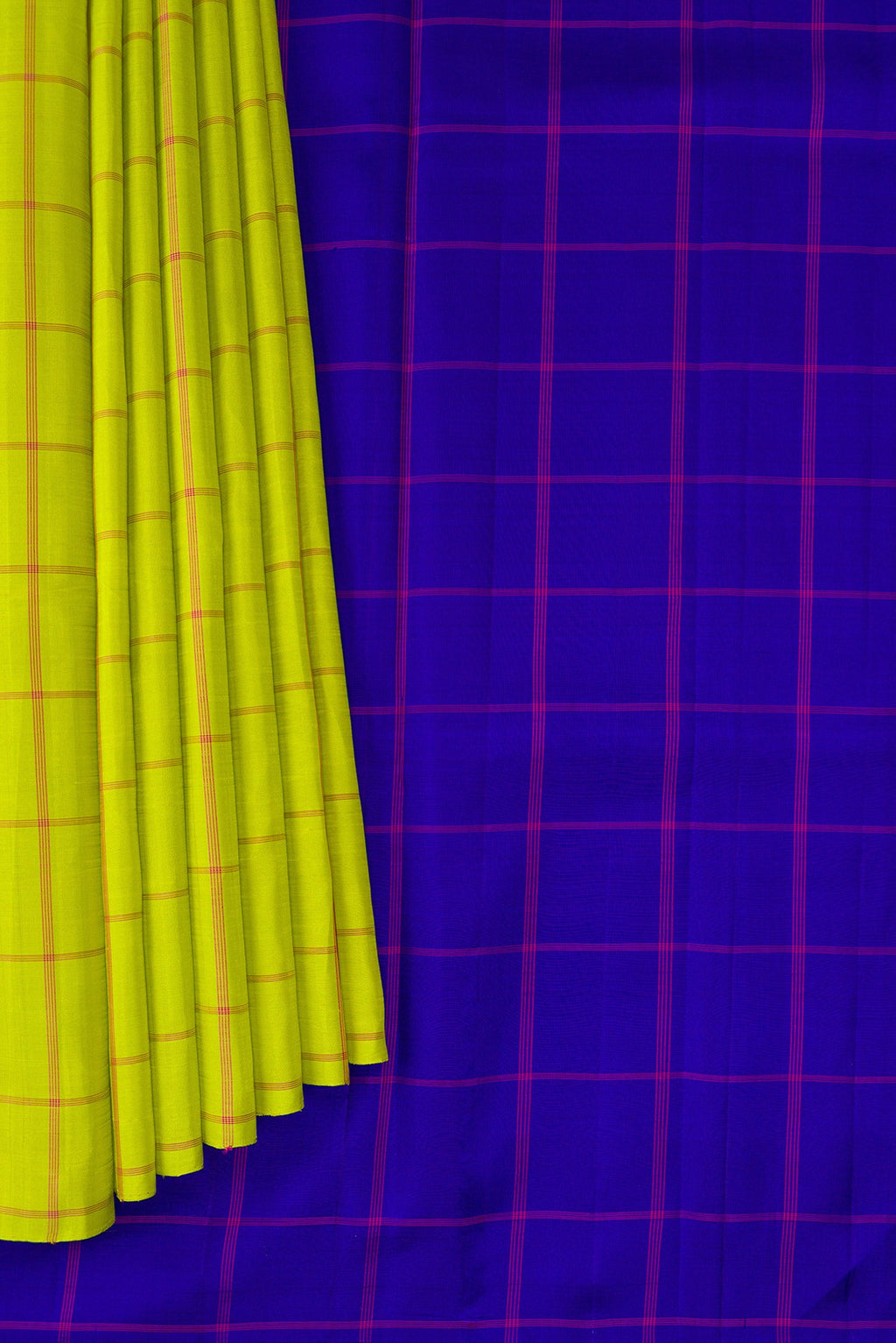 Pleats and pallu of Parrot Green Dual Tone Kanjivaram Silk Saree with Checked design on the body and Without Border. 