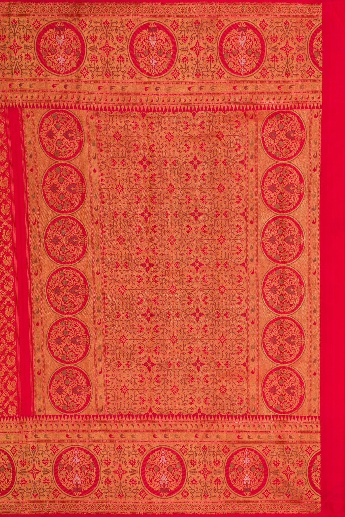 Close up image of the pallu of Red Dual Tone Kanjivaram Silk Saree with Zari Brocade on the body and Zari Border. 