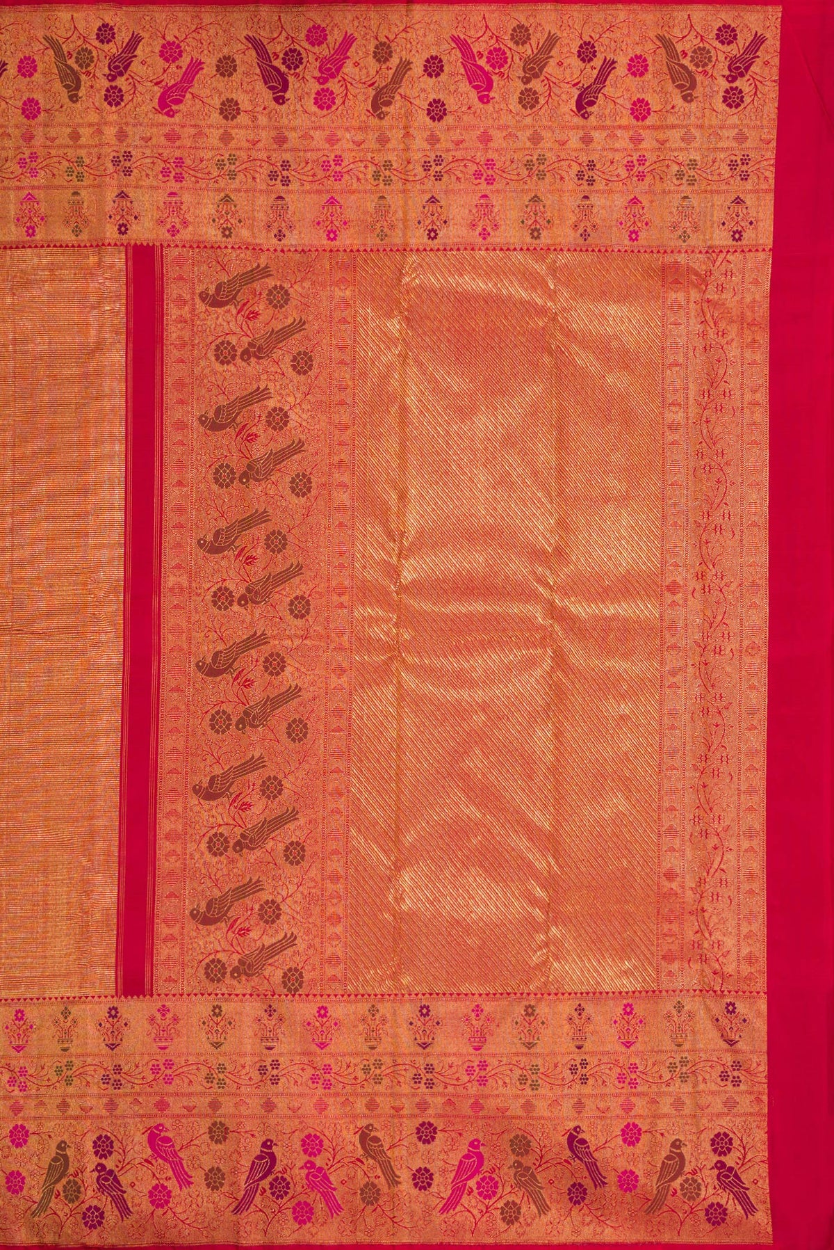 Close up image of the pallu of Dark Pink Dual Tone Kanjivaram Silk Saree with Zari Brocade on the body and Fancy Border. 