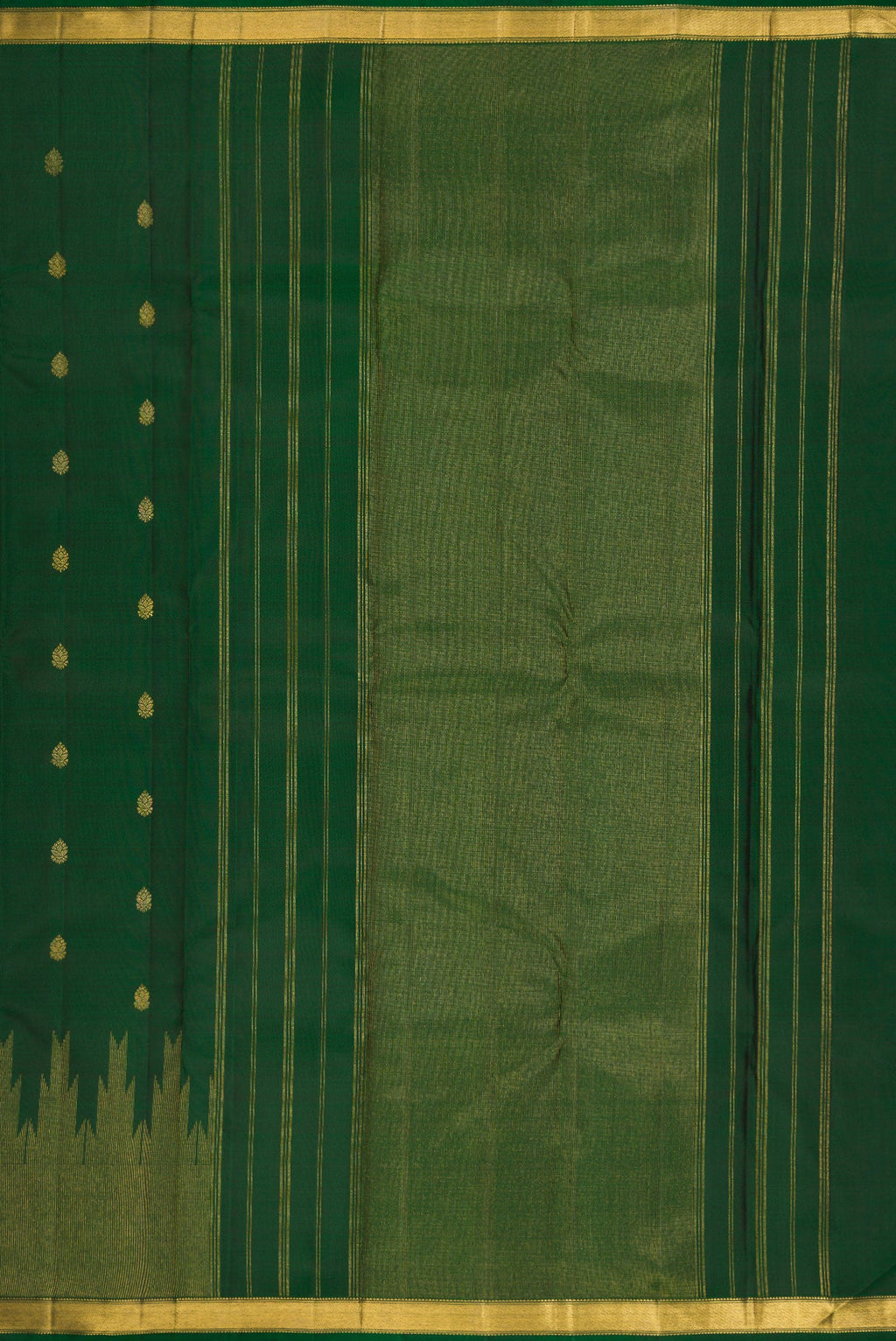 Close up image of the pallu of Green Dual Tone Kanchipuram Silk Saree with Zari Butta on the body and Zari Border. 