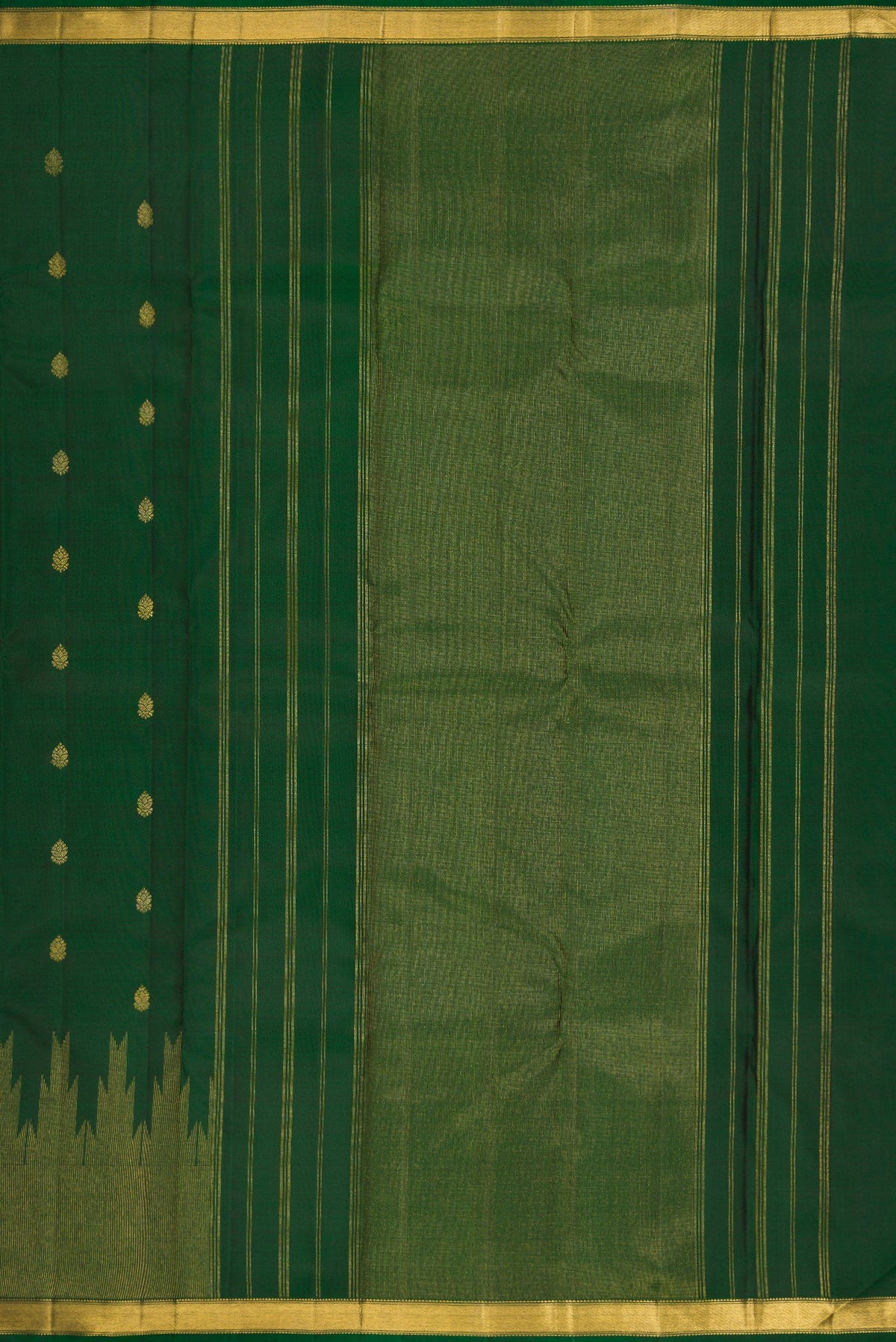 Close up image of the pallu of Green Dual Tone Kanchipuram Silk Saree with Zari Butta on the body and Zari Border. 