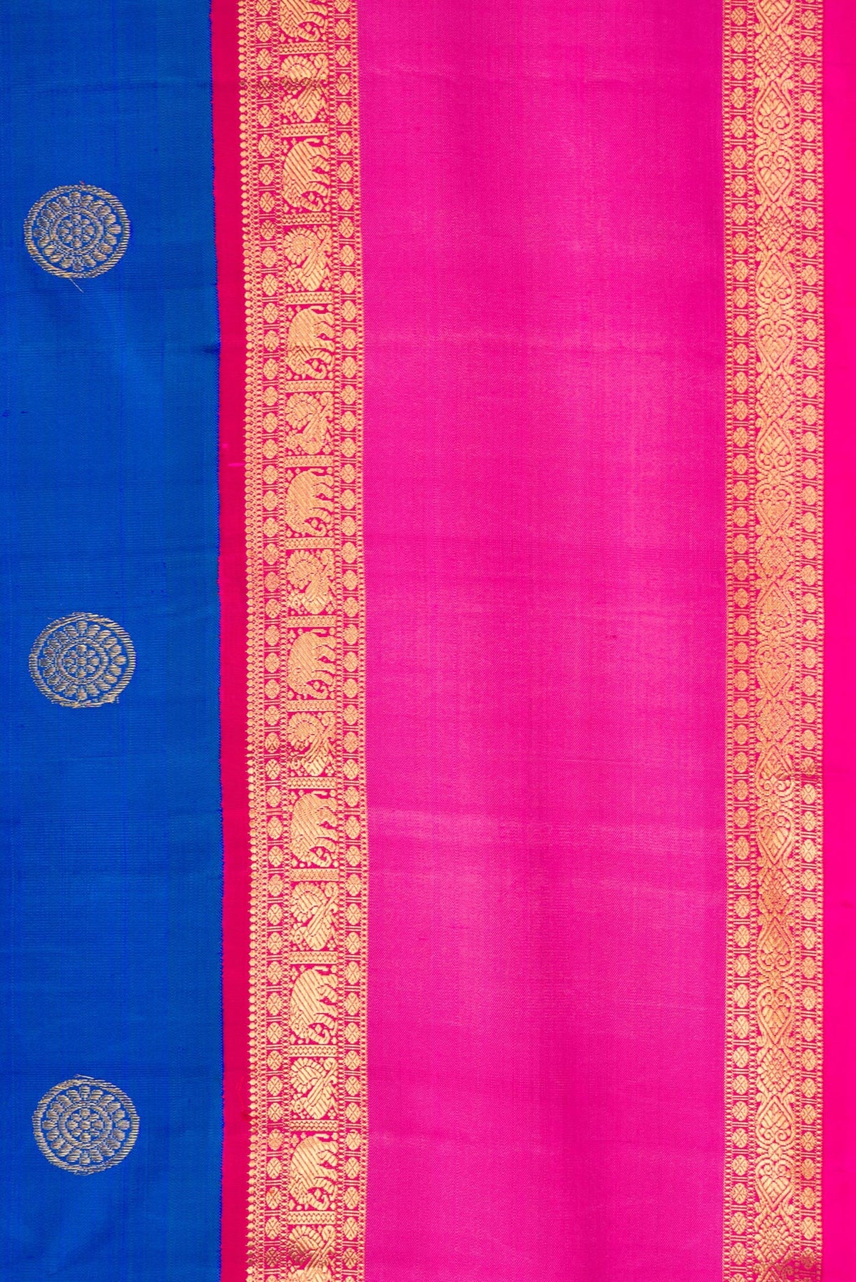 Border image of Pure Silk Pure Zari Royal Blue Dual Tone Kanjivaram Saree with Zari Butta on the body and Zari Border. 