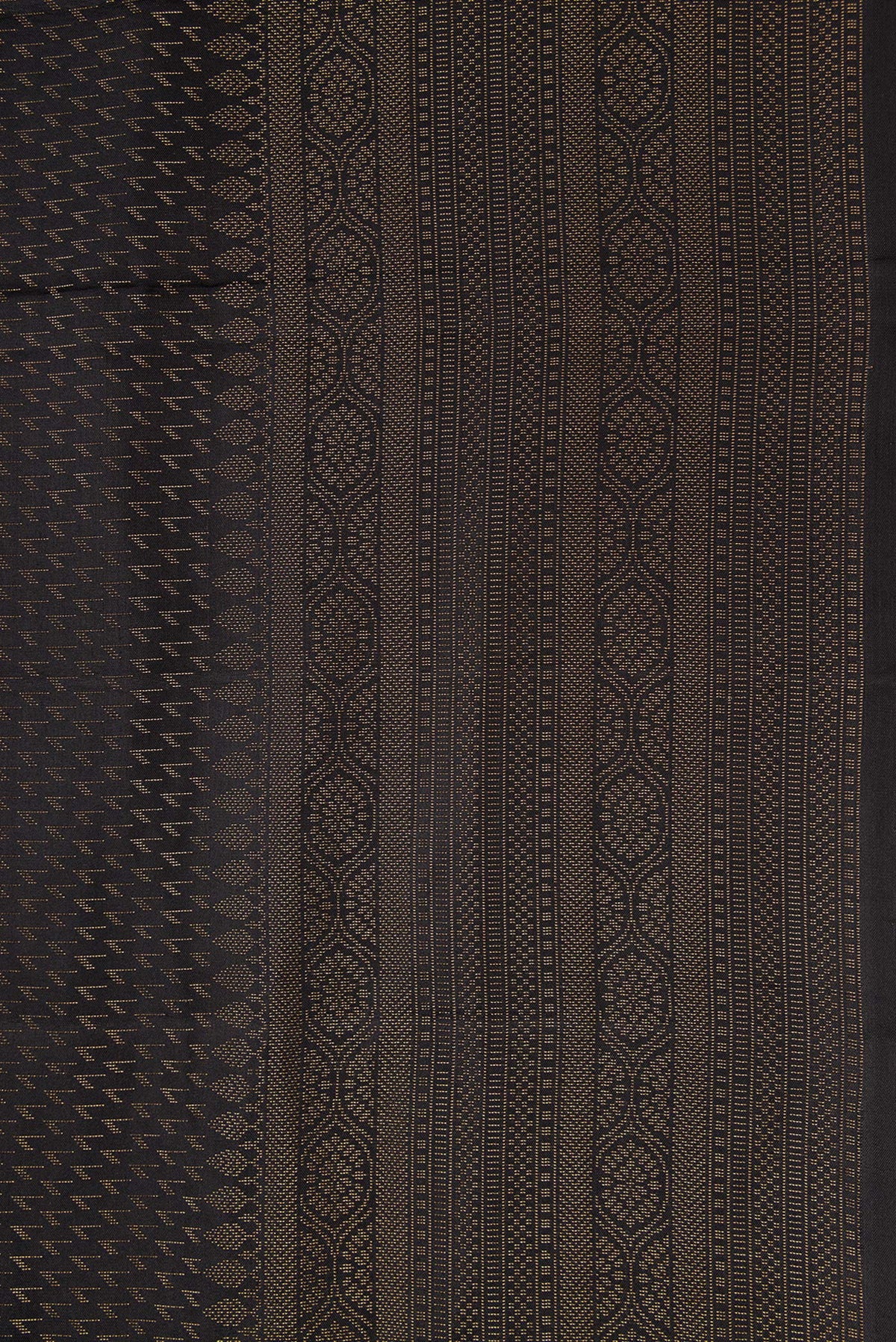 Border image of Black Dual Tone Soft Silk Saree with Zari Brocade on the body and Fancy Border. 