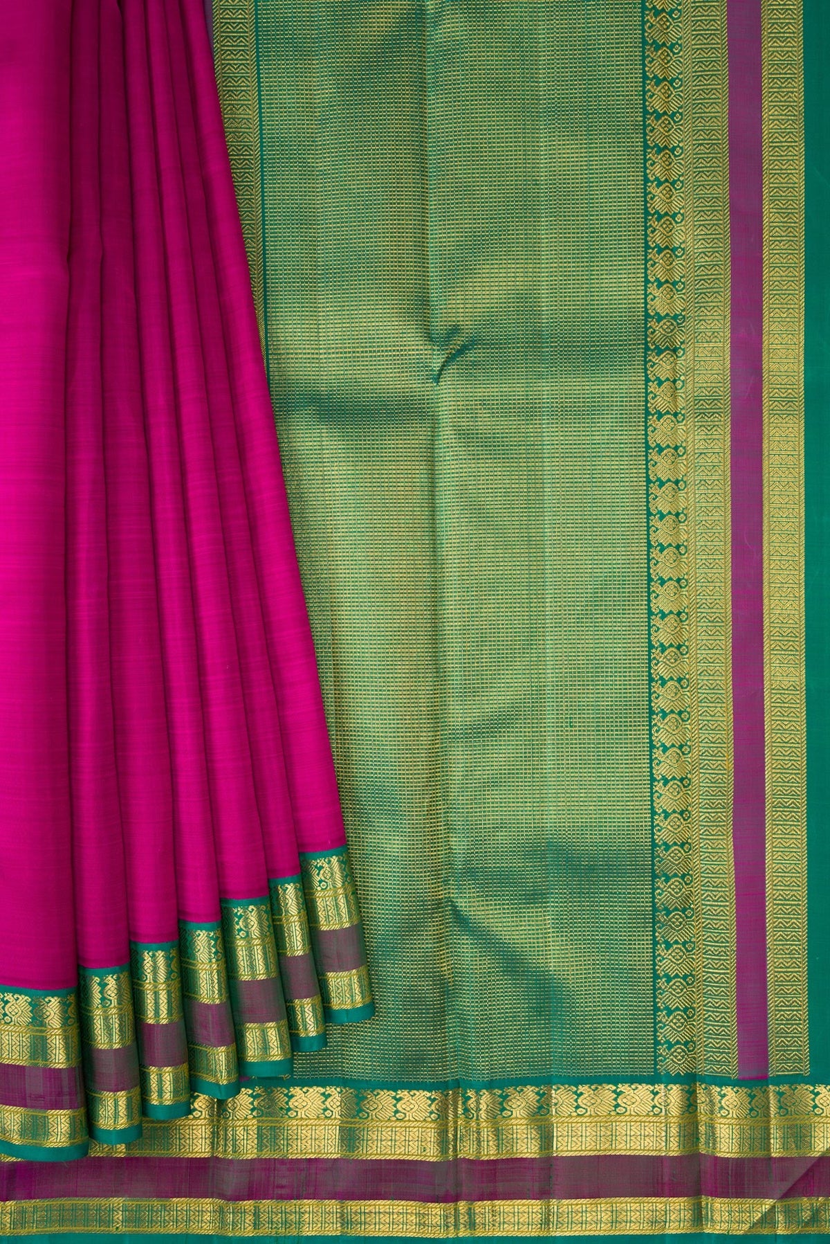 Pleats and pallu of Magenta Dual Tone Kanjivaram Silk Saree with Plain Body and Zari Border. 