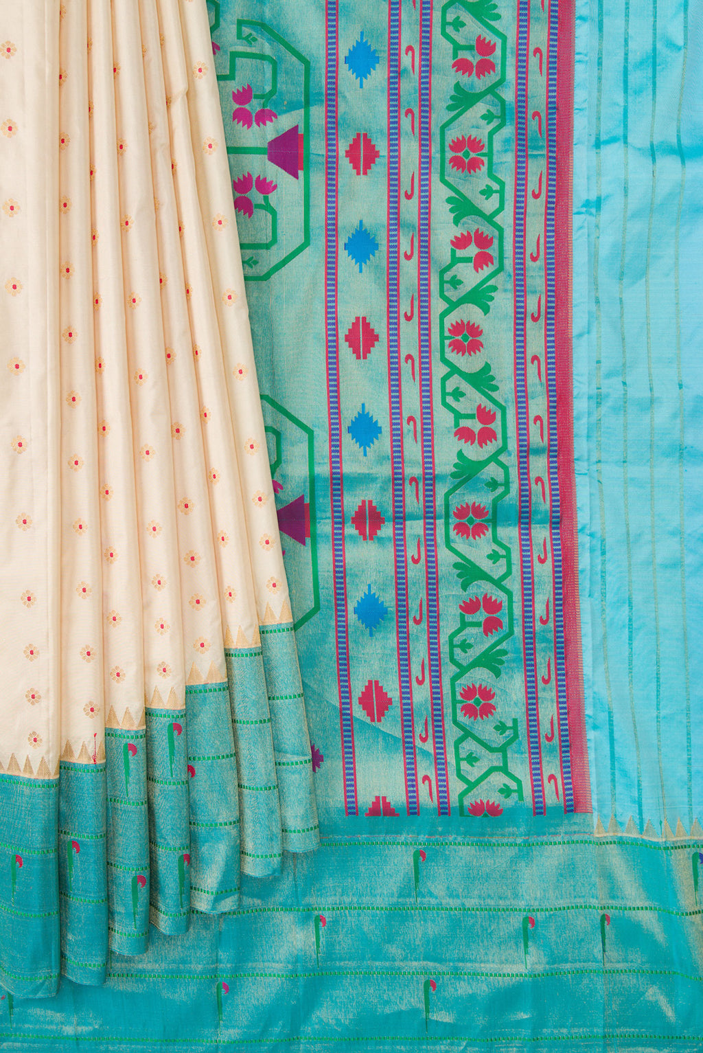 Pleats and pallu of Cream Paithani Silk Saree with Zari Butta on the body and Paithani Border. 