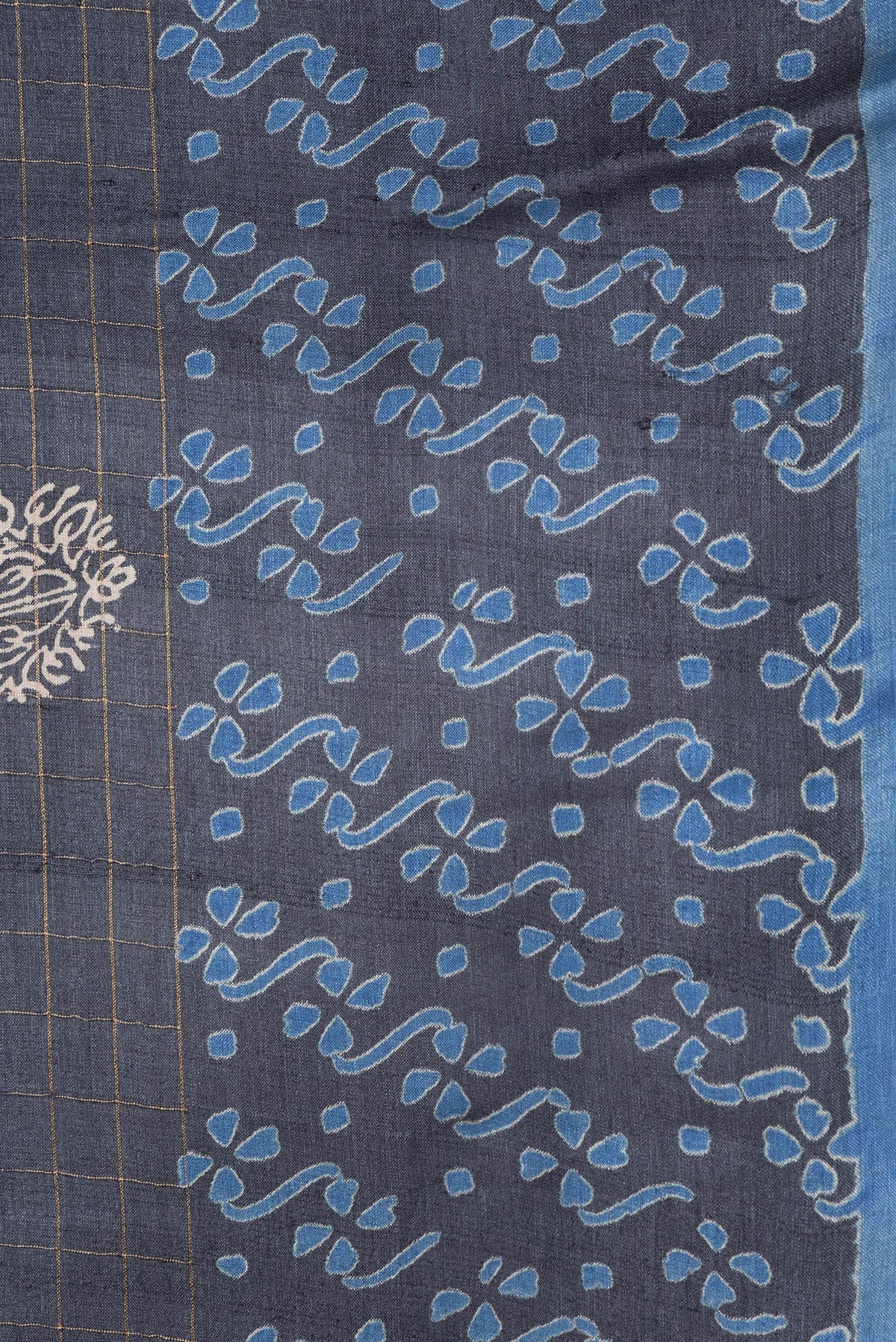 Border image of Grey Dual Tone Tussar Silk Saree with Checked design on the body and Printed Border. 