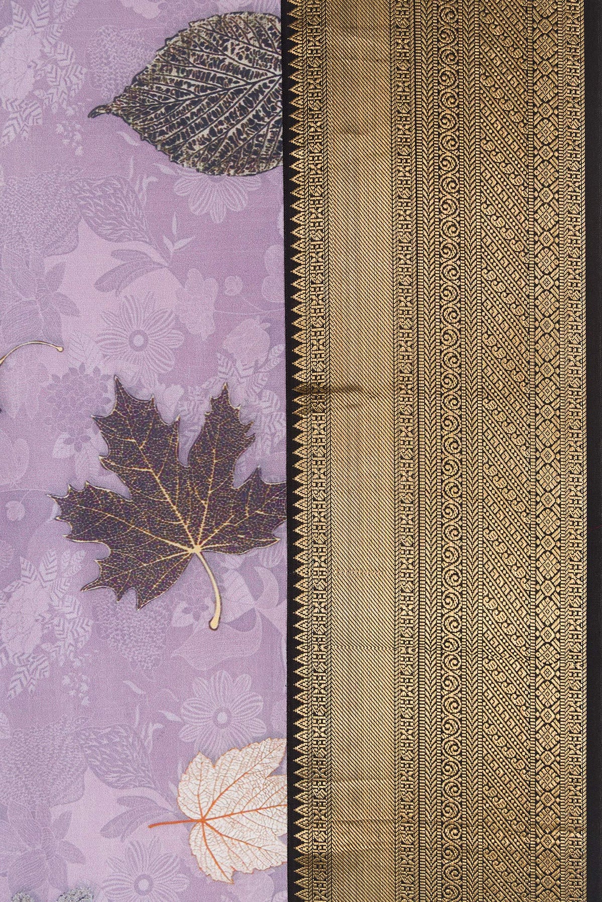 Border image of Lavender Dual Tone Kanchipuram Silk Saree with Printed design on the body and Zari Border. 