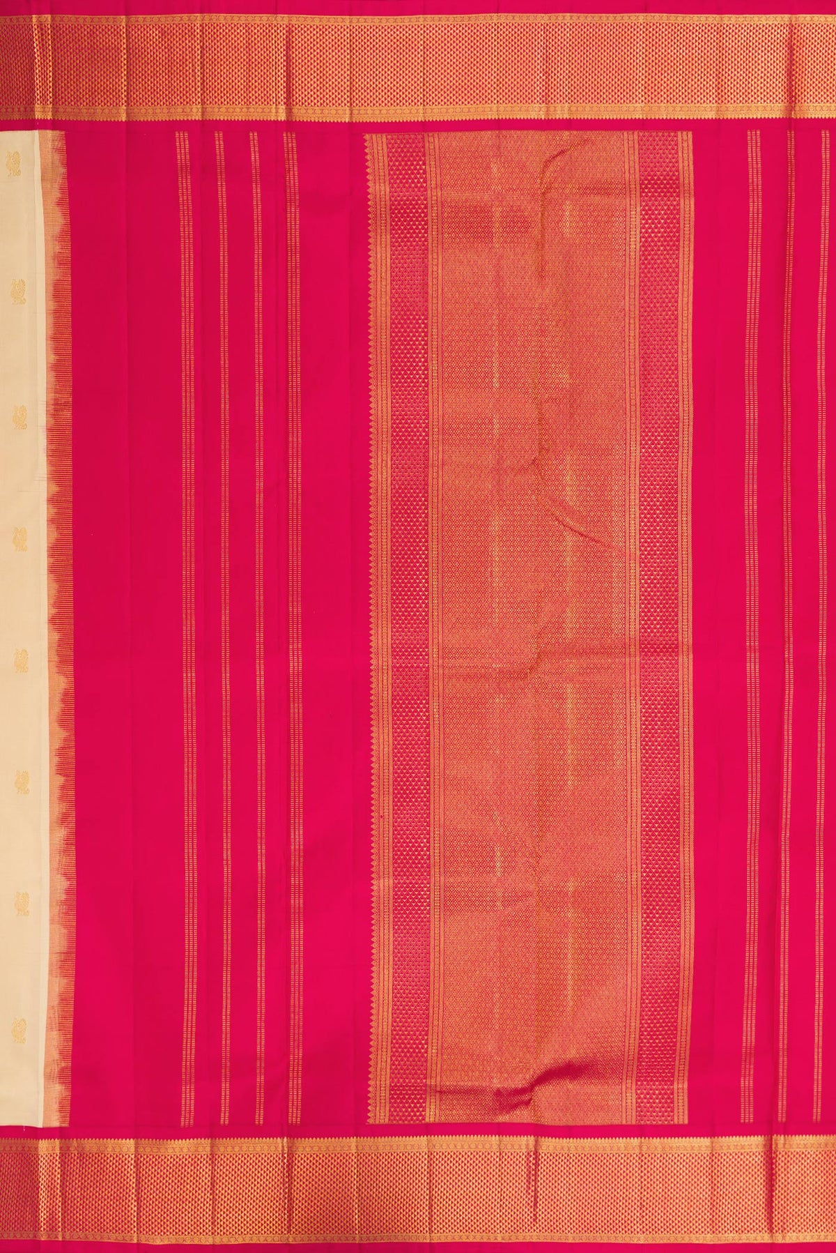Close up image of the pallu of Pure Silk Pure Zari Off White Dual Tone Kanjivaram Nine Yards Saree with Zari Butta on the body and Zari Border. 