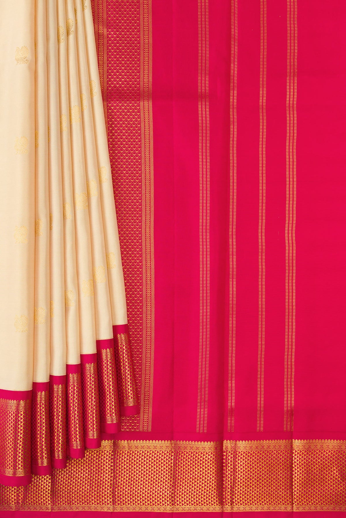 Pleats and pallu of Pure Silk Pure Zari Off White Dual Tone Kanjivaram Nine Yards Saree with Zari Butta on the body and Zari Border. 