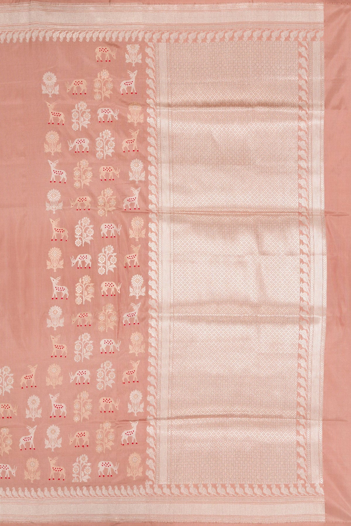 Close up image of the pallu of Golden Peach Dual Tone Banarasi Silk Saree with Zari And Thread Butta on the body and Fancy Border. 