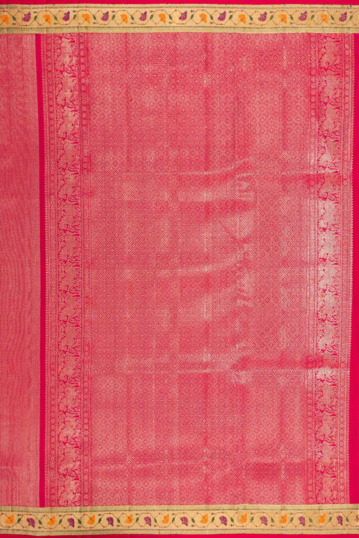 Close up image of the pallu of Pink Dual Tone Kanjivaram Tissue Silk Saree with Zari Brocade on the body and Paithani Border. 
