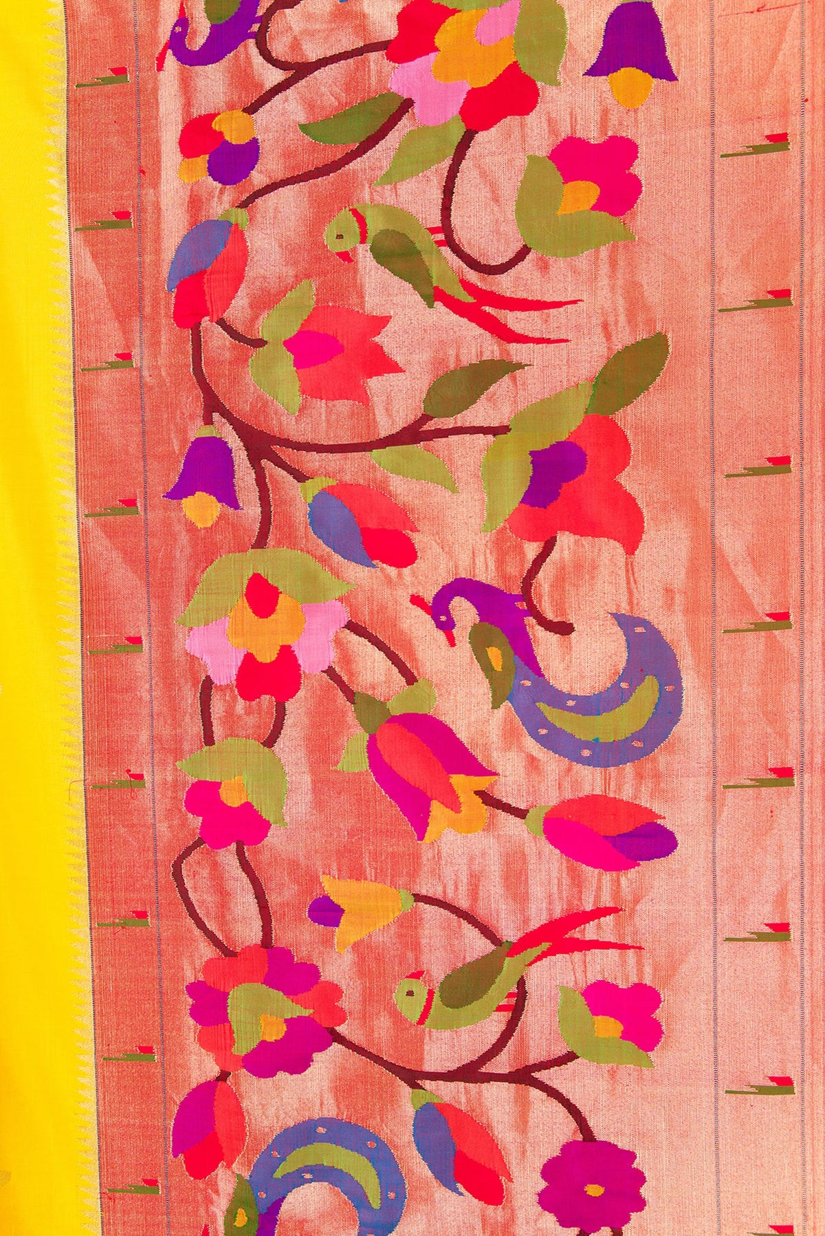 Border image of Pure Silk Pure Zari Yellow Dual Tone Paithani Saree with Zari Butta on the body and Paithani Border. 