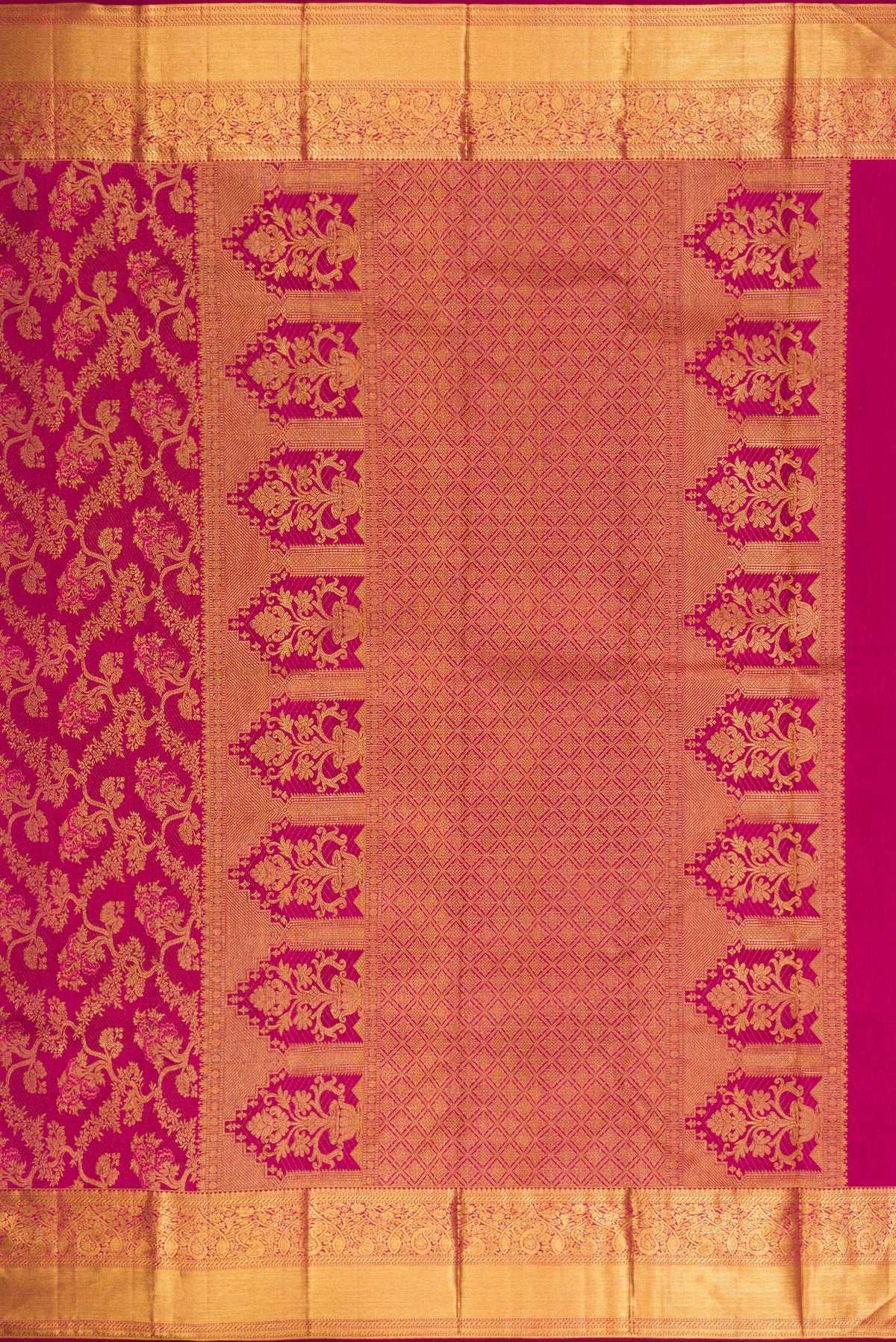 Close up image of the pallu of Dark Mauve Dual Tone Kanjivaram Silk Saree with Zari Brocade on the body and Zari Border. 