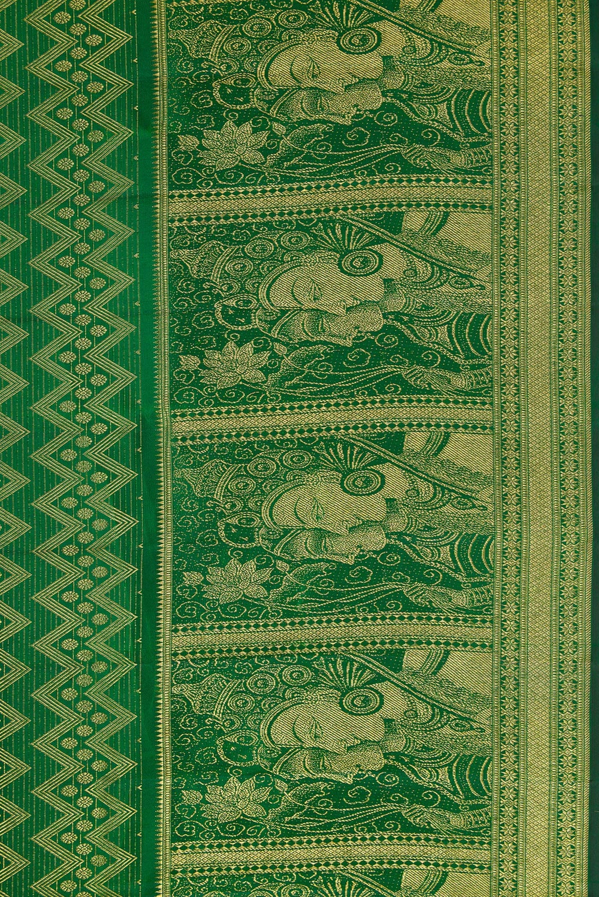 Border image of Green Dual Tone Kanchipuram Silk Saree with Zari Brocade on the body and Fancy Border. 