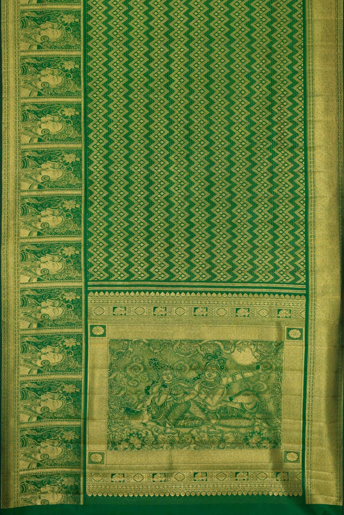 Flat view of Green Dual Tone Kanchipuram Silk Saree with Zari Brocade on the body and Fancy Border. 