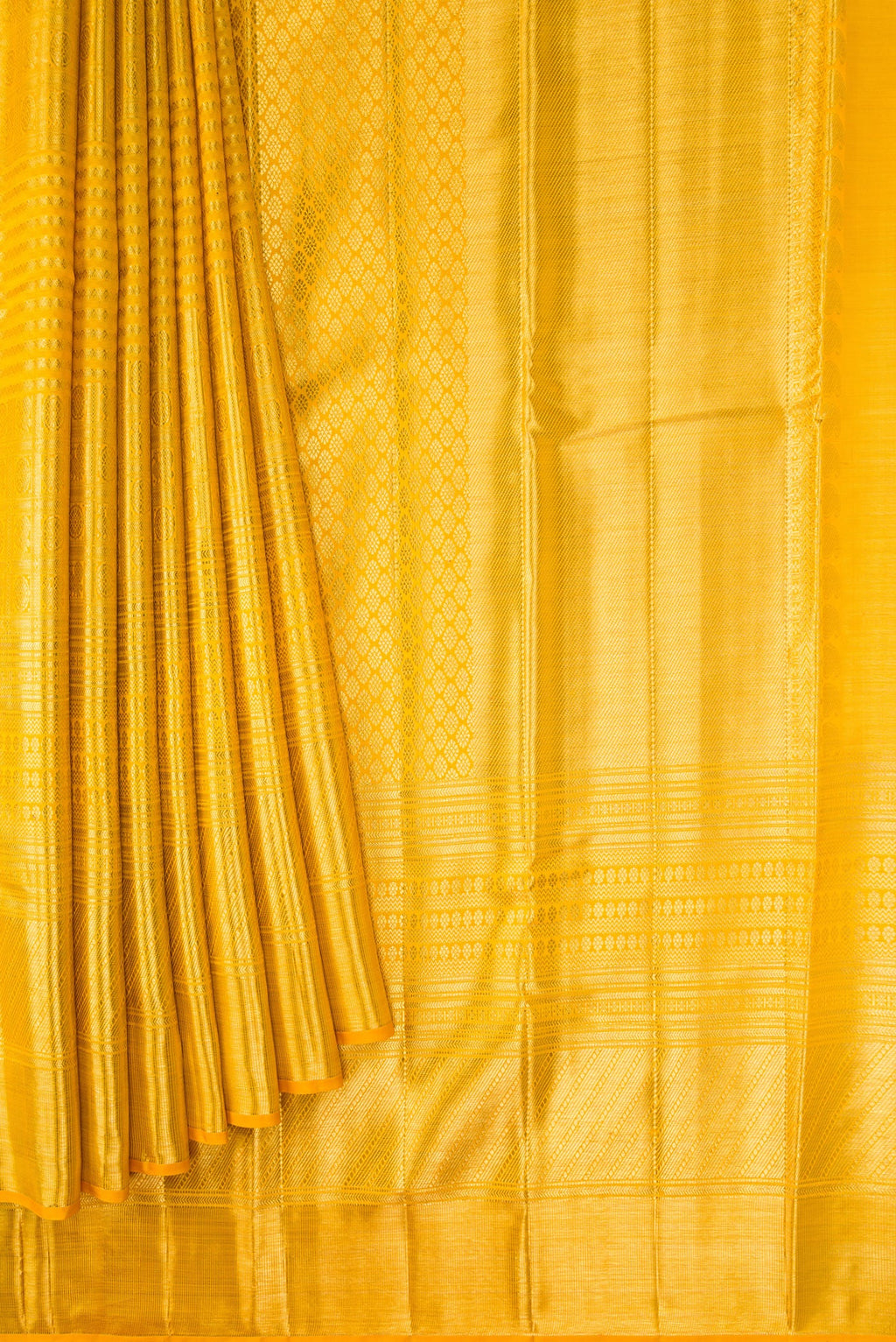 Pleats and pallu of Yellow Dual Tone Kanjivaram Silk Saree with Zari Brocade on the body and Zari Border. 