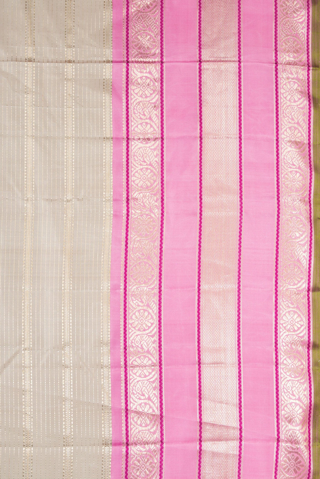 Border image of Grey Dual Tone Kanchipuram Silk Saree with Zari Brocade on the body and Zari Border. 