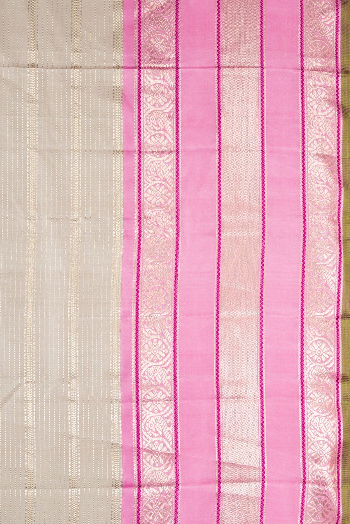 Border image of Grey Dual Tone Kanchipuram Silk Saree with Zari Brocade on the body and Zari Border. 