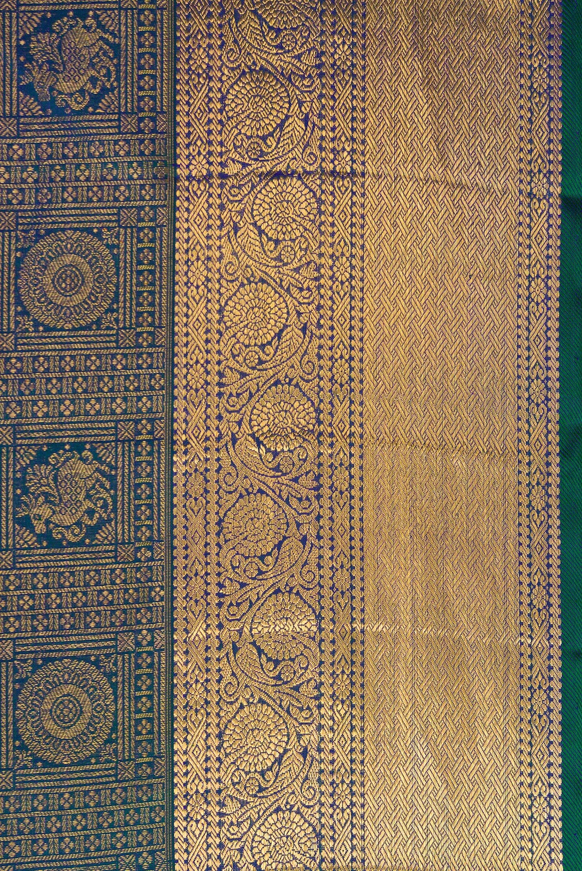 Border image of Peacock Blue Dual Tone Kanchipuram Silk Saree with Zari Brocade on the body and Zari Border. 