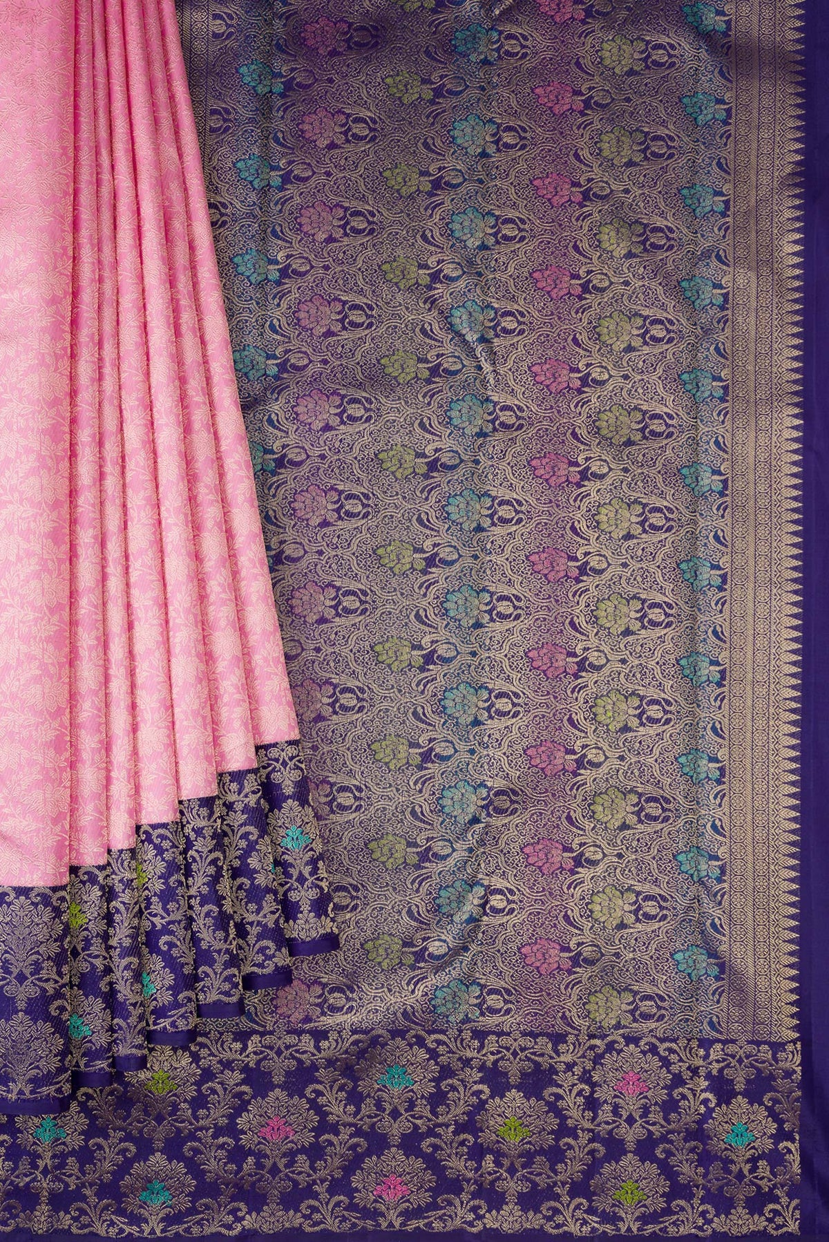 Pleats and pallu of Pink Dual Tone Kanchipuram Silk Saree with Zari Brocade on the body and Zari Border. 