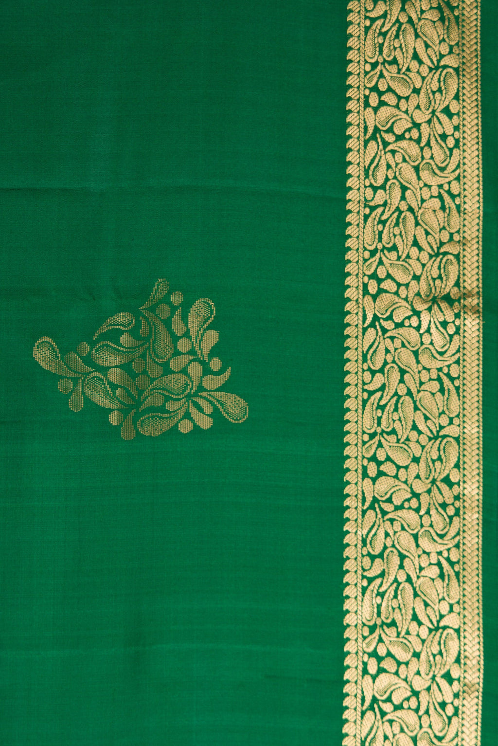 Border image of Bottle Green Dual Tone Soft Silk Saree with Zari Butta on the body and Zari Border. 