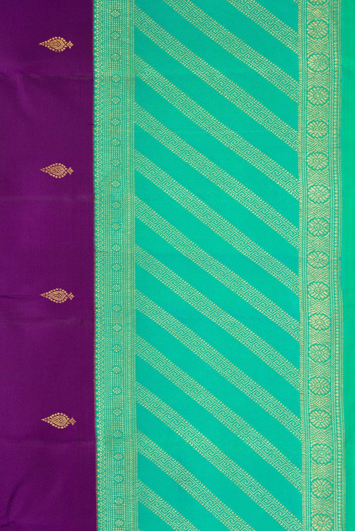 Border image of Purple Dual Tone Kanjivaram Silk Saree with Zari Butta on the body and Zari Border. 