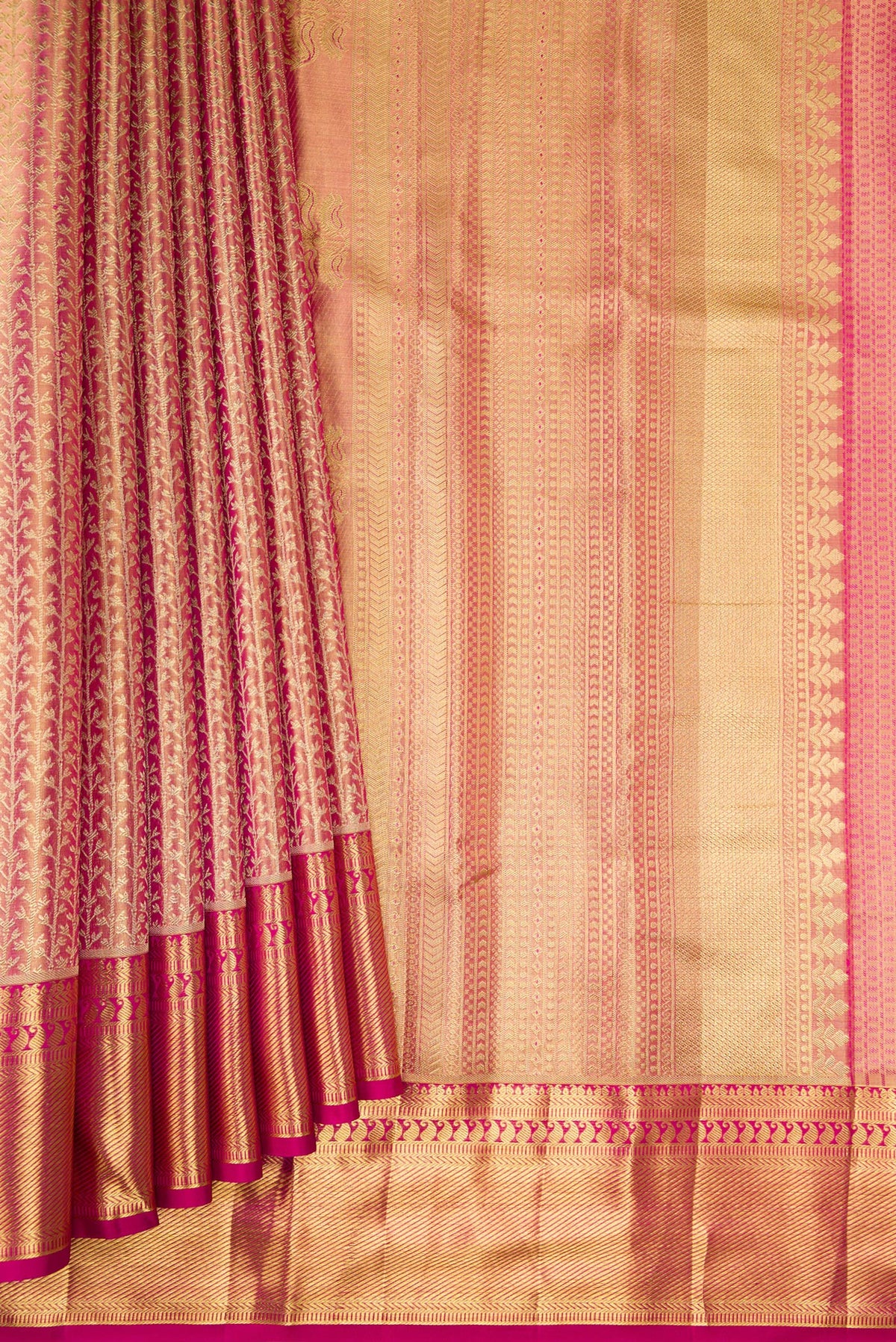 Pleats and pallu of Pink Dual Tone Kanchipuram Tissue Silk Saree with Zari Brocade on the body and Zari Border. 