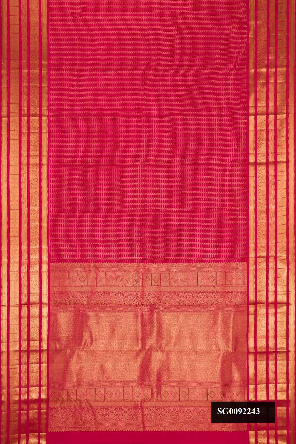 Dark Pink Dual Tone Kanchipuram Silk Saree with Zari Butta on the body and Zari Border.  displayed on a mannequin